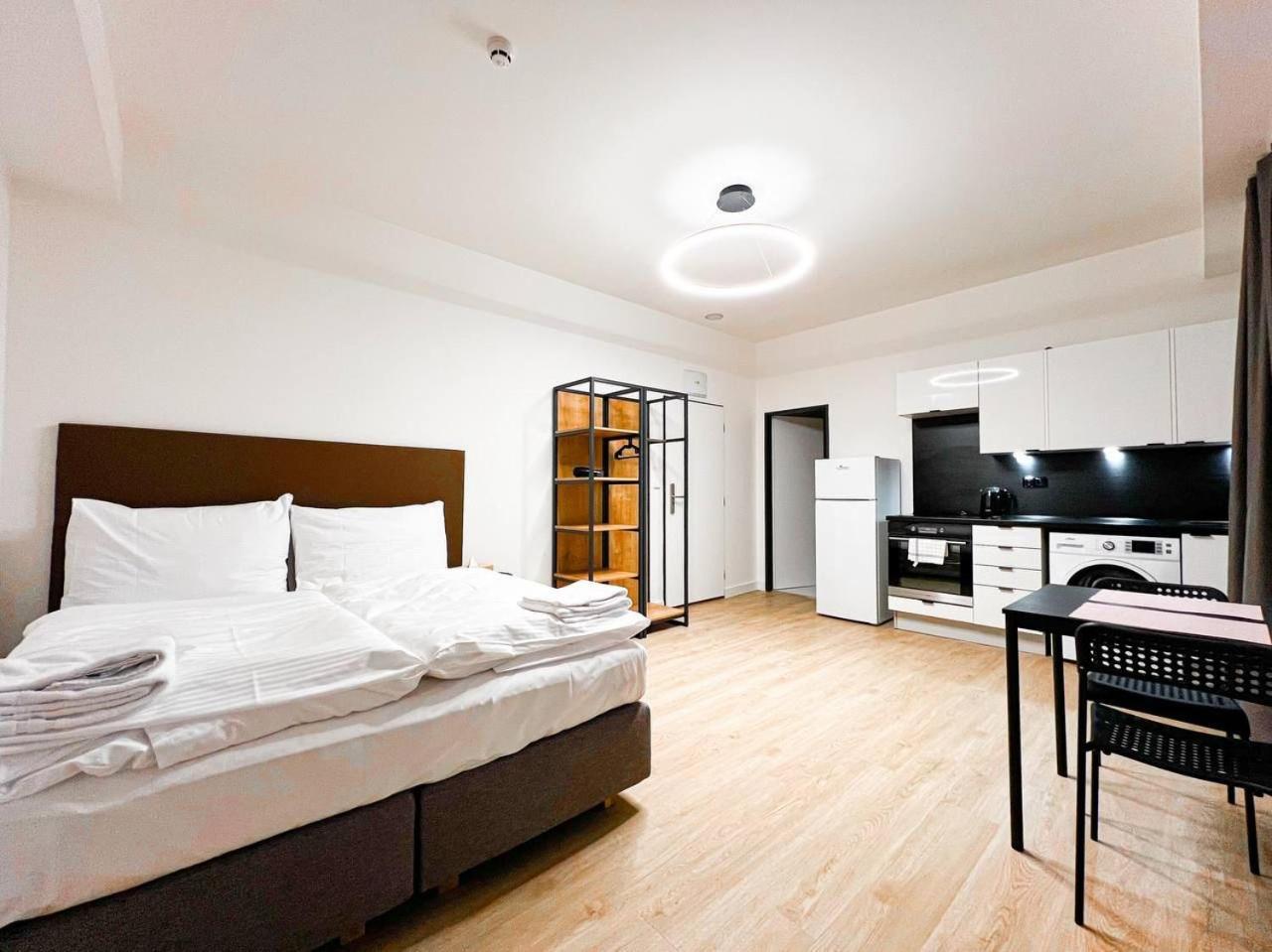 Post 120 Hotel