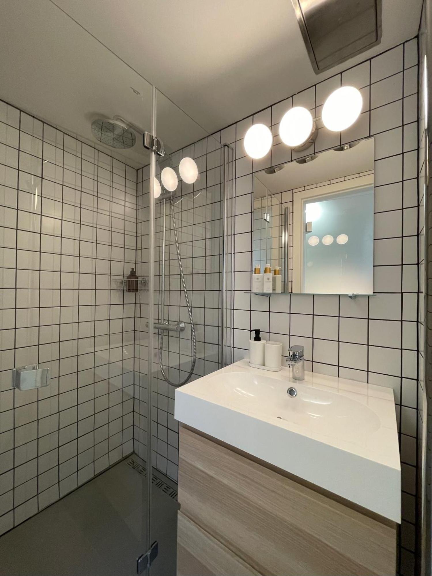 Apartment Urban Retreat I Modern Boho In Lovely Letna District - 10 Minutes From Old Town Prague