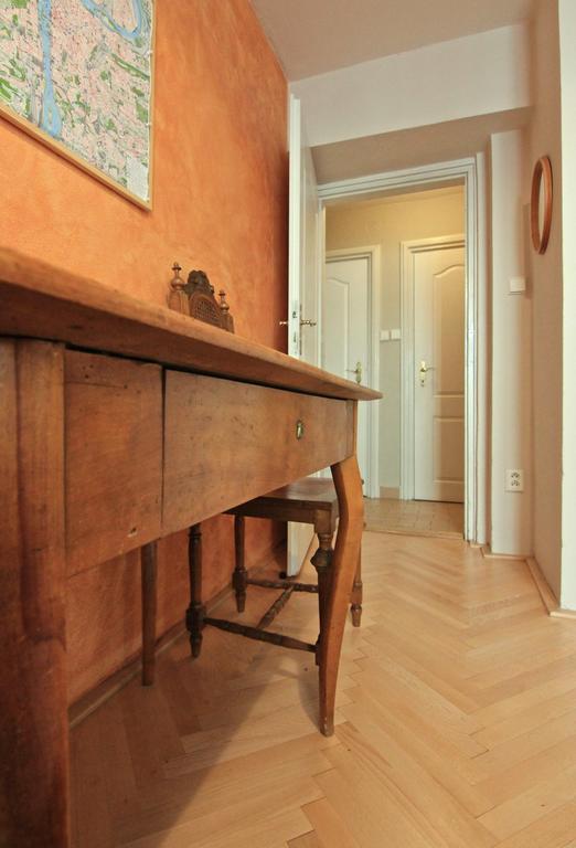 Vlasska House At The 3 Swallows Prague