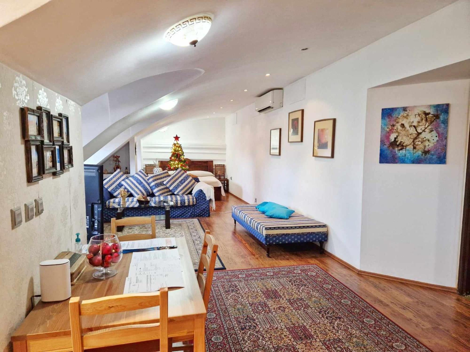 Karluv Apartment *