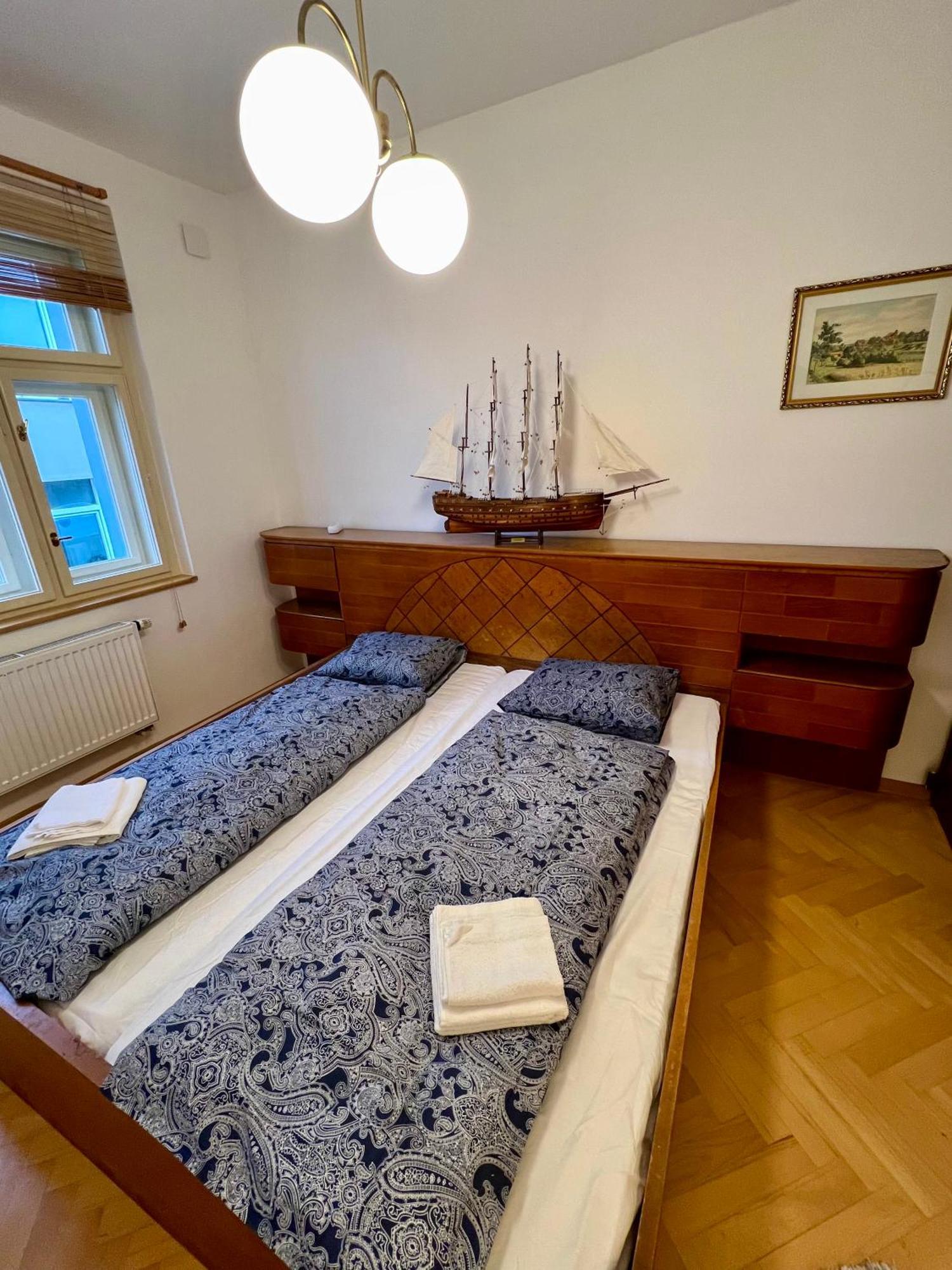 Retro Villa Prague 700Sqm Indoor-Pool, Sauna, Bbq, Table Soccer Villa Prague