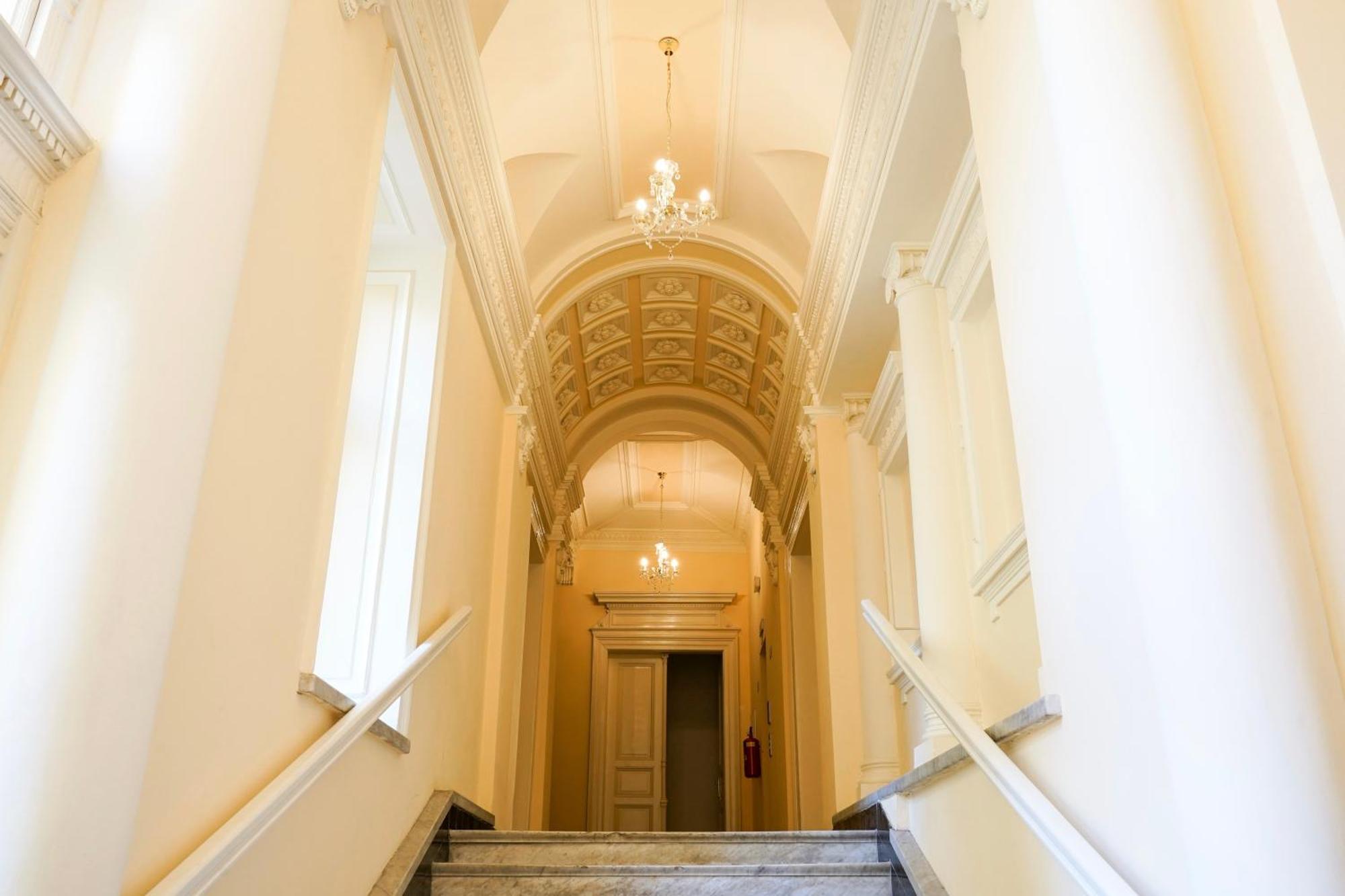 Centrally Located Gem In Apartamento