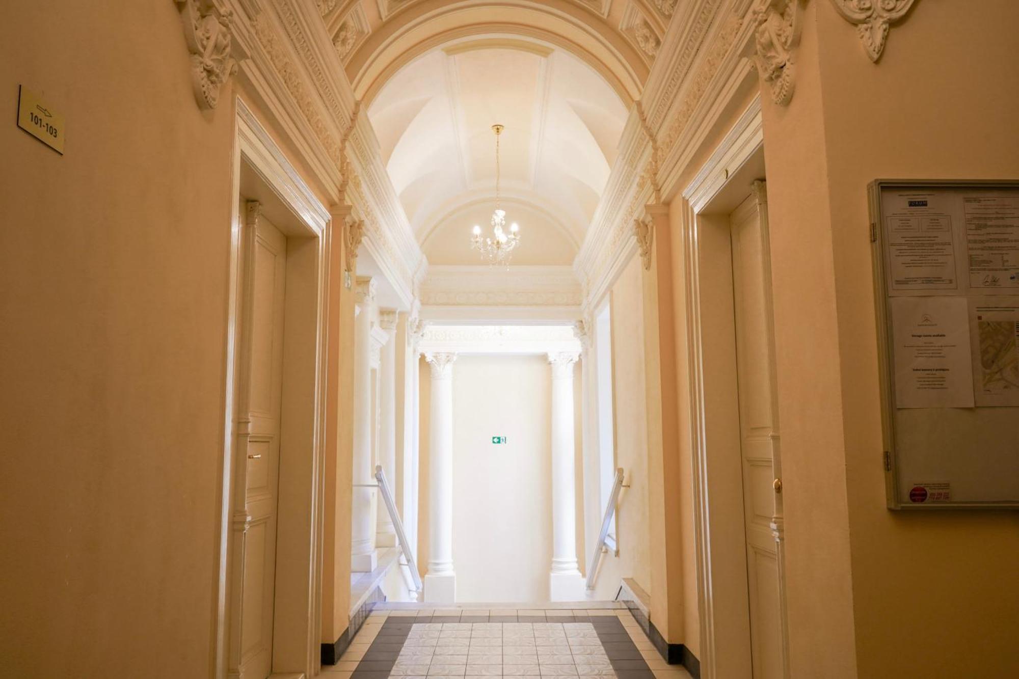 Centrally Located Gem In Apartamento *