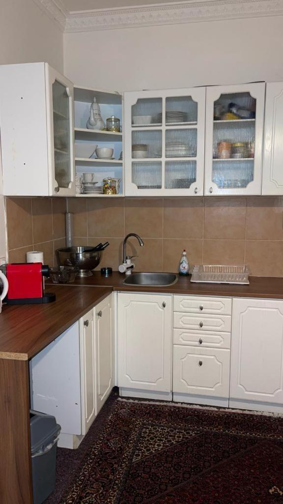 70 M² Drei Personen Kourimka 30 Prague