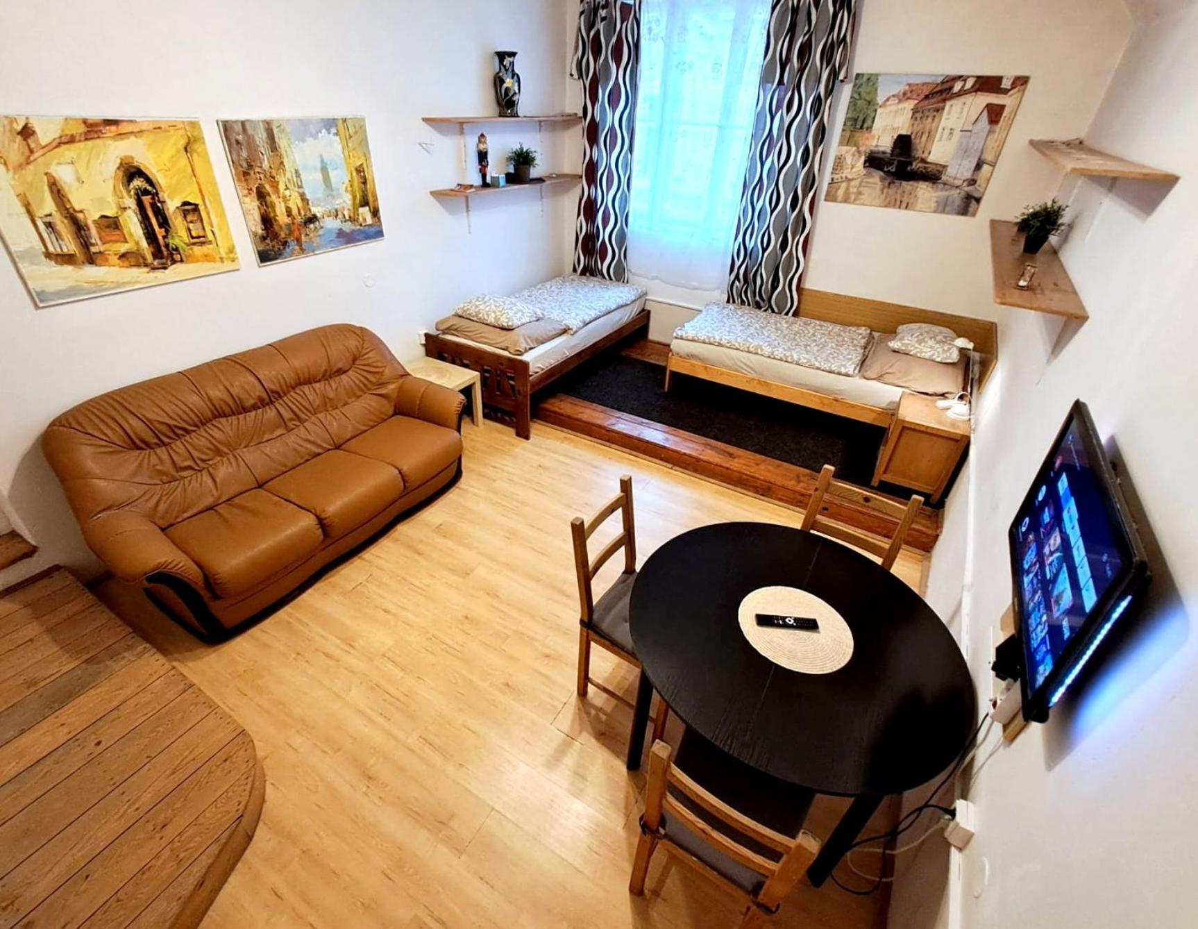 Homestay Old Town & Parking Assistance *