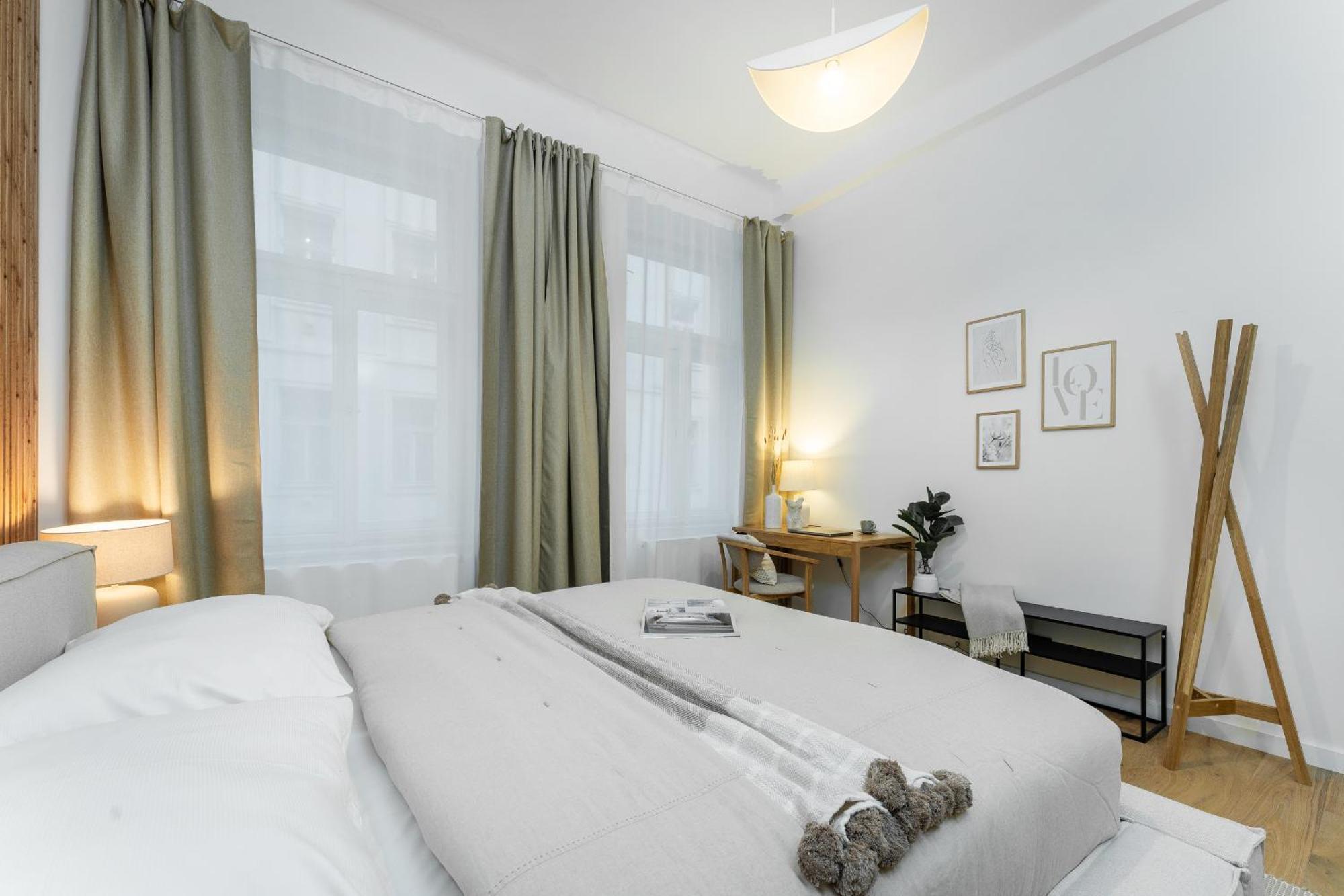 Cozy Wenceslas Square 700m Apartment, Apartment