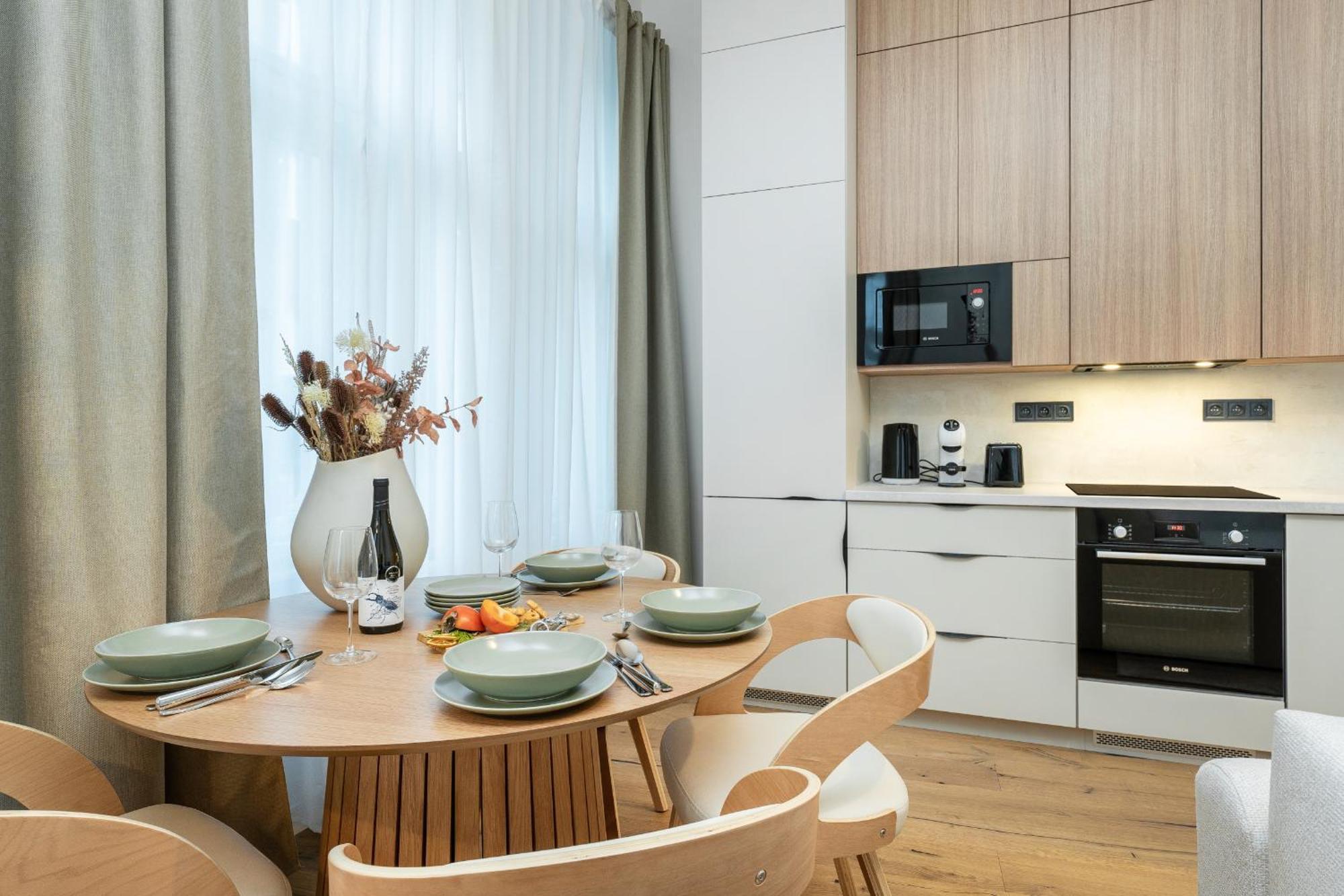 Cozy Wenceslas Square 700m Apartment, Apartment *