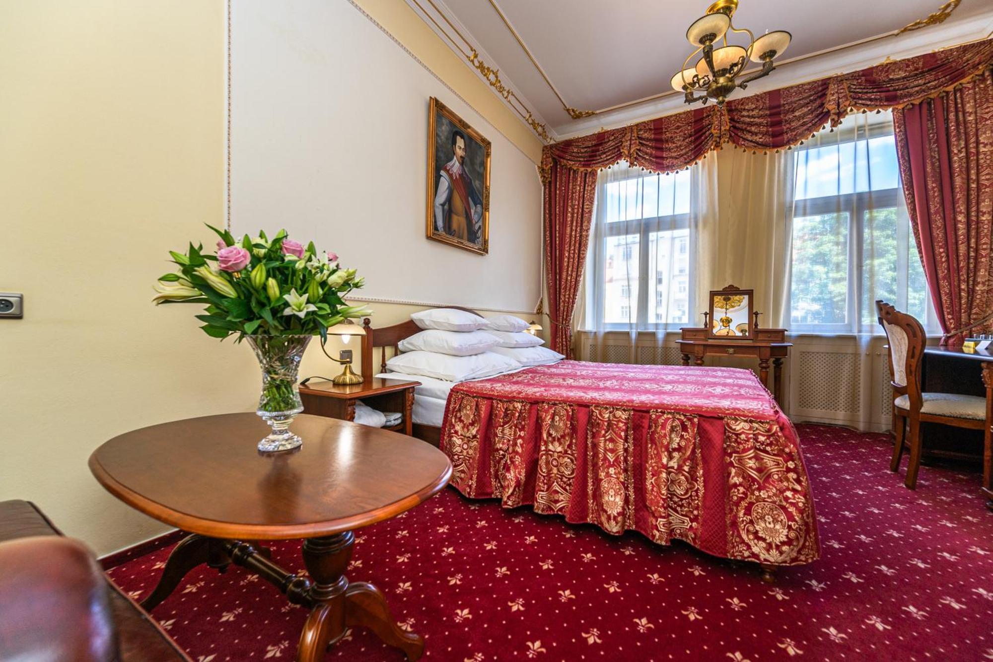 Otel General Old Town 5*
