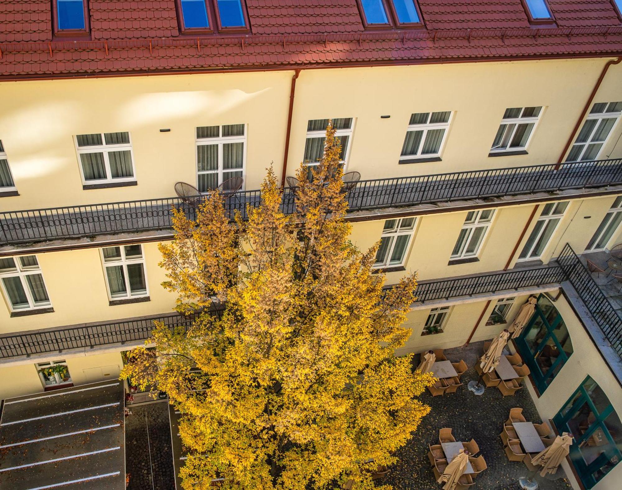 Vn48 By Adrez 4* Prague
