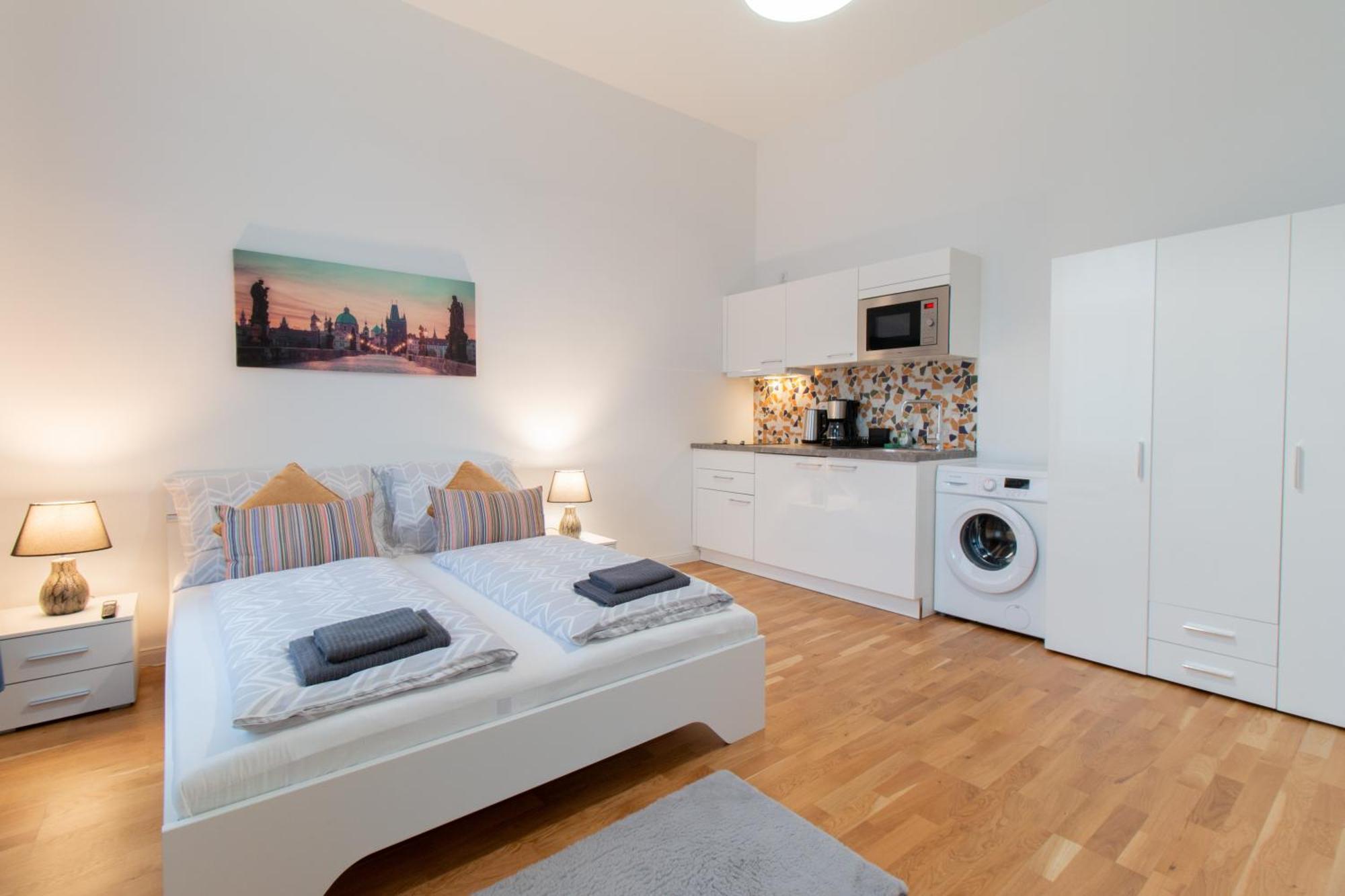 Washingtonova Cr Apartment *