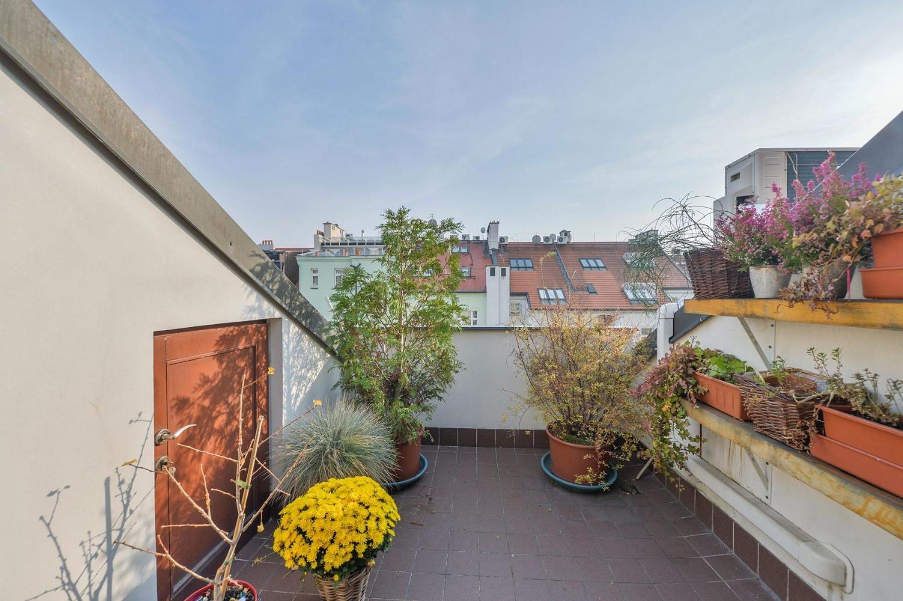 Apartment Wishlist Residences - Old Town Square