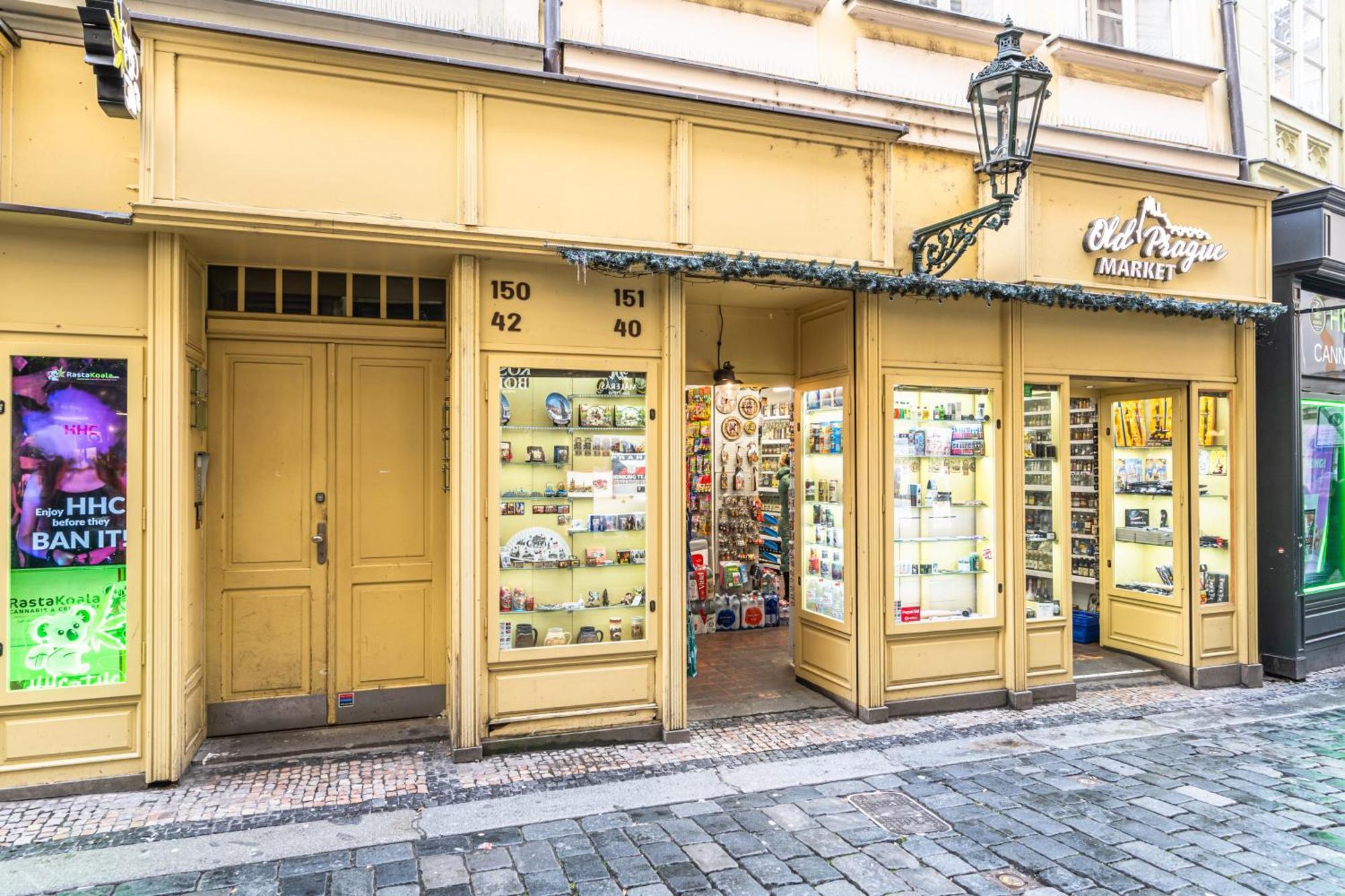 Charles In Old Town Praga