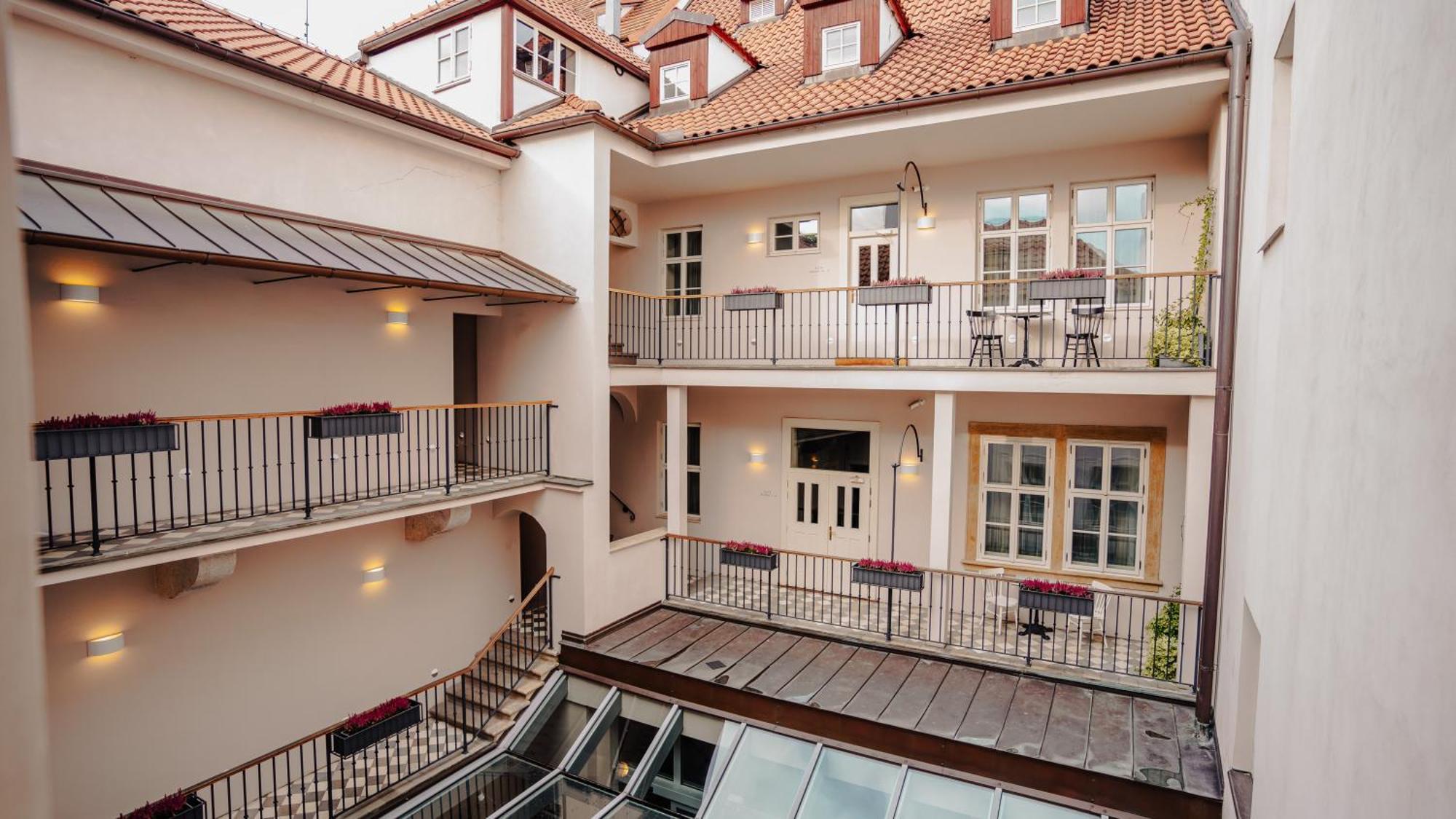 Golden Key Castle Hotel 4*