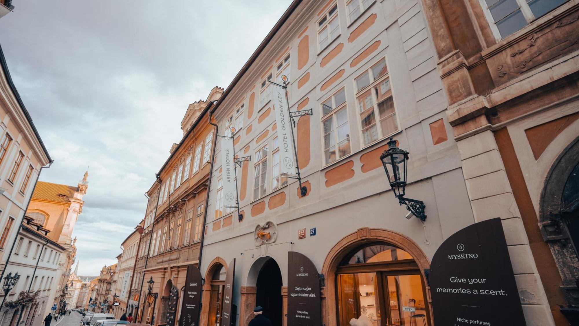 Golden Key Castle Hotel 4*