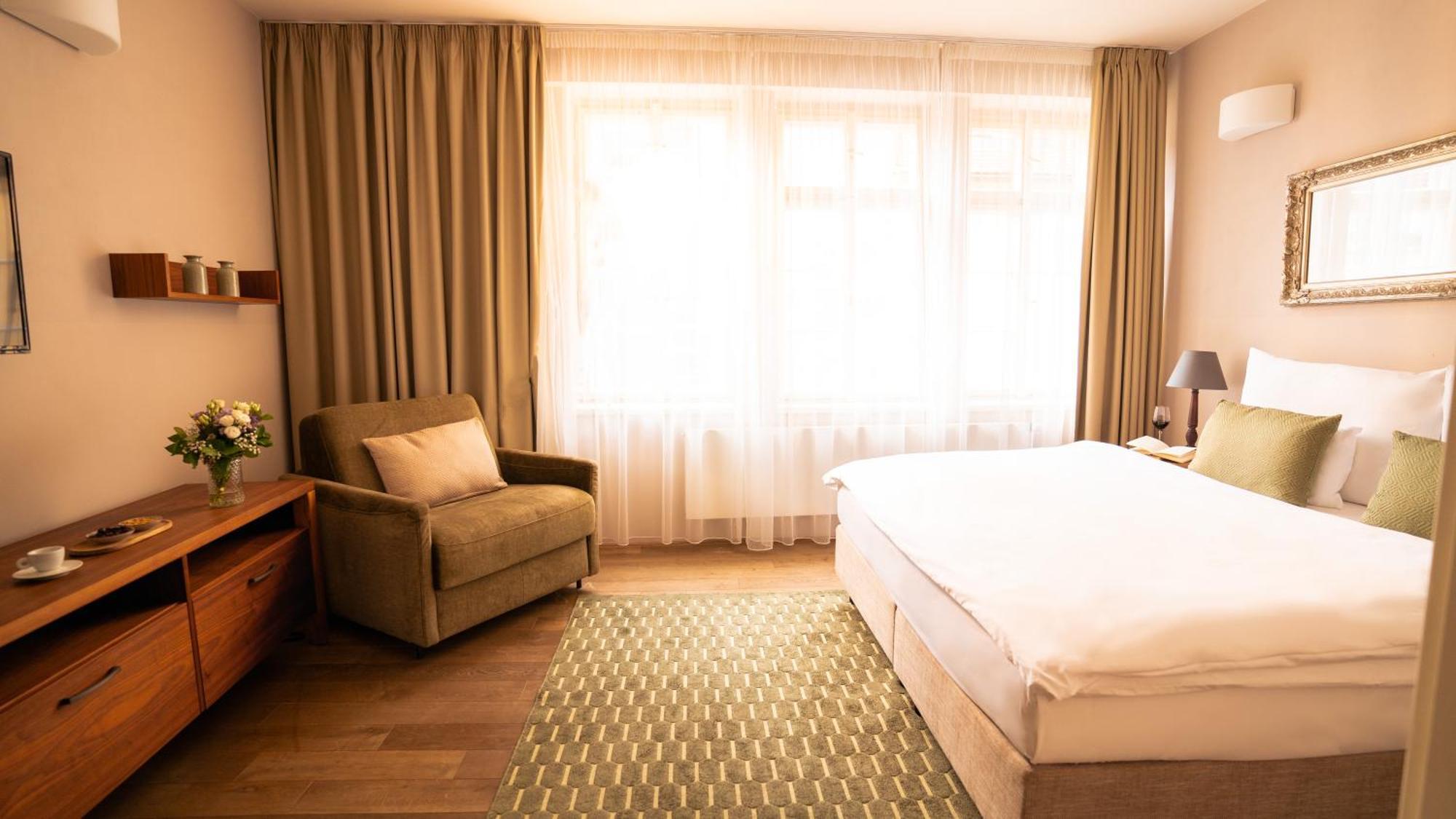 Golden Key Castle 4* Prague