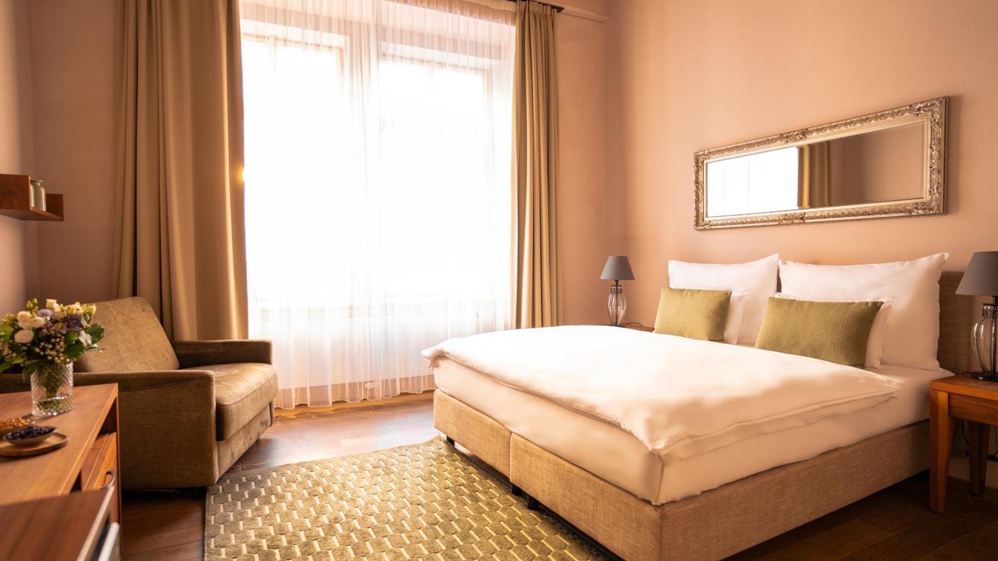 Golden Key Castle Hotel