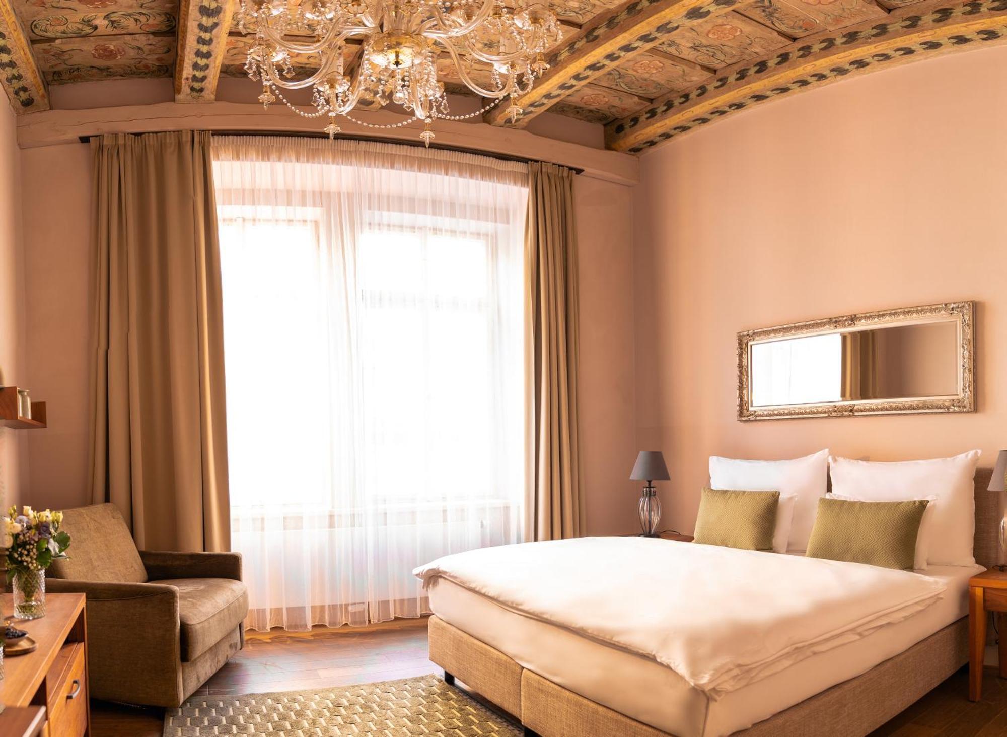 Golden Key Castle Hotel