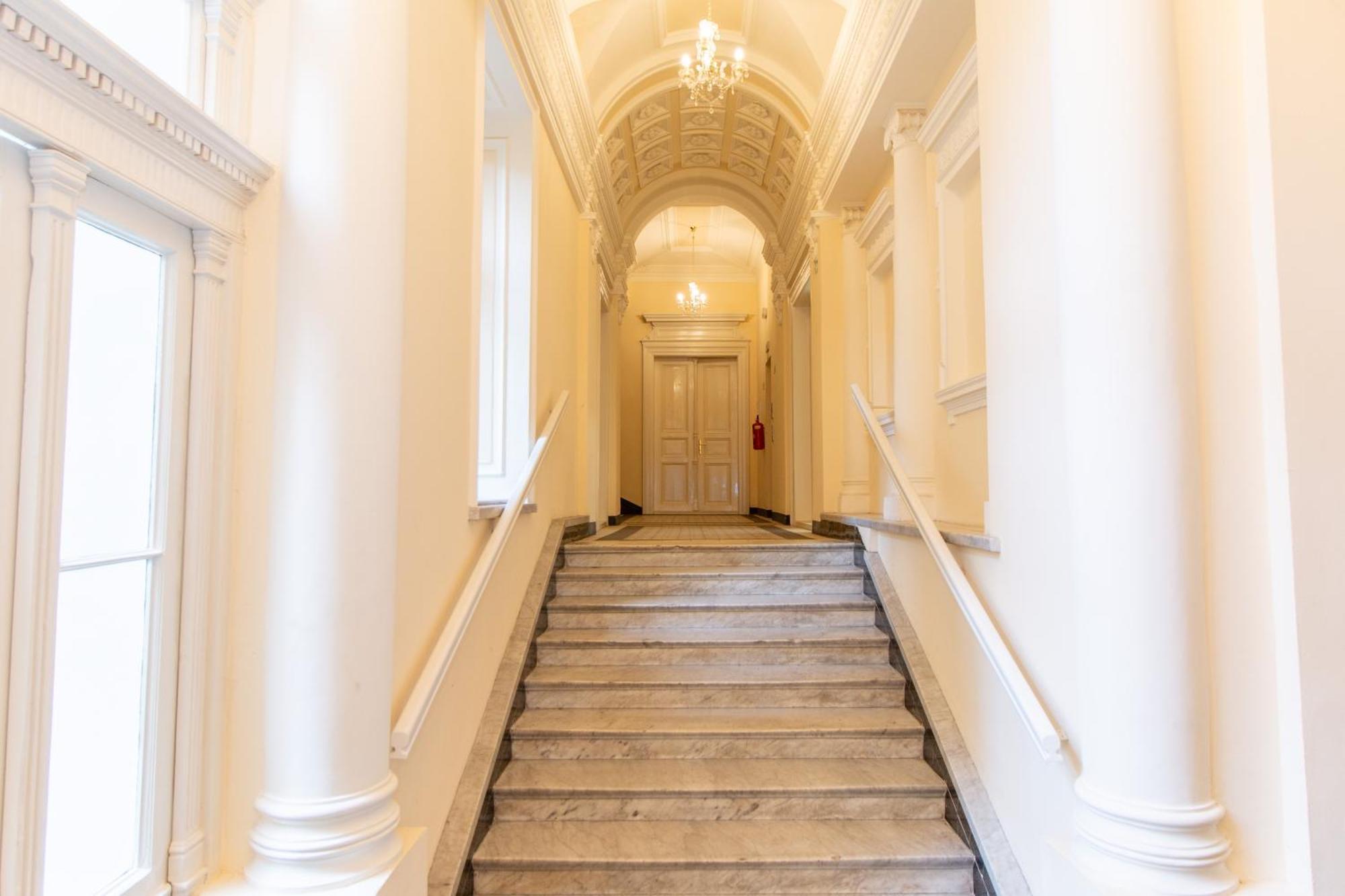 Washingtonova Cr Apartment Prag