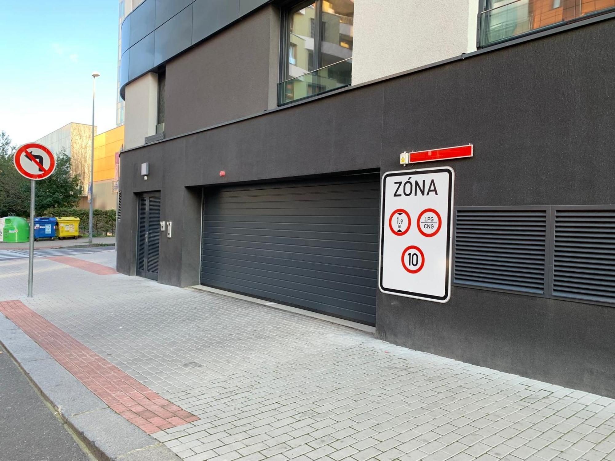 Vit - Free Parking - O2 Arena Apartment *