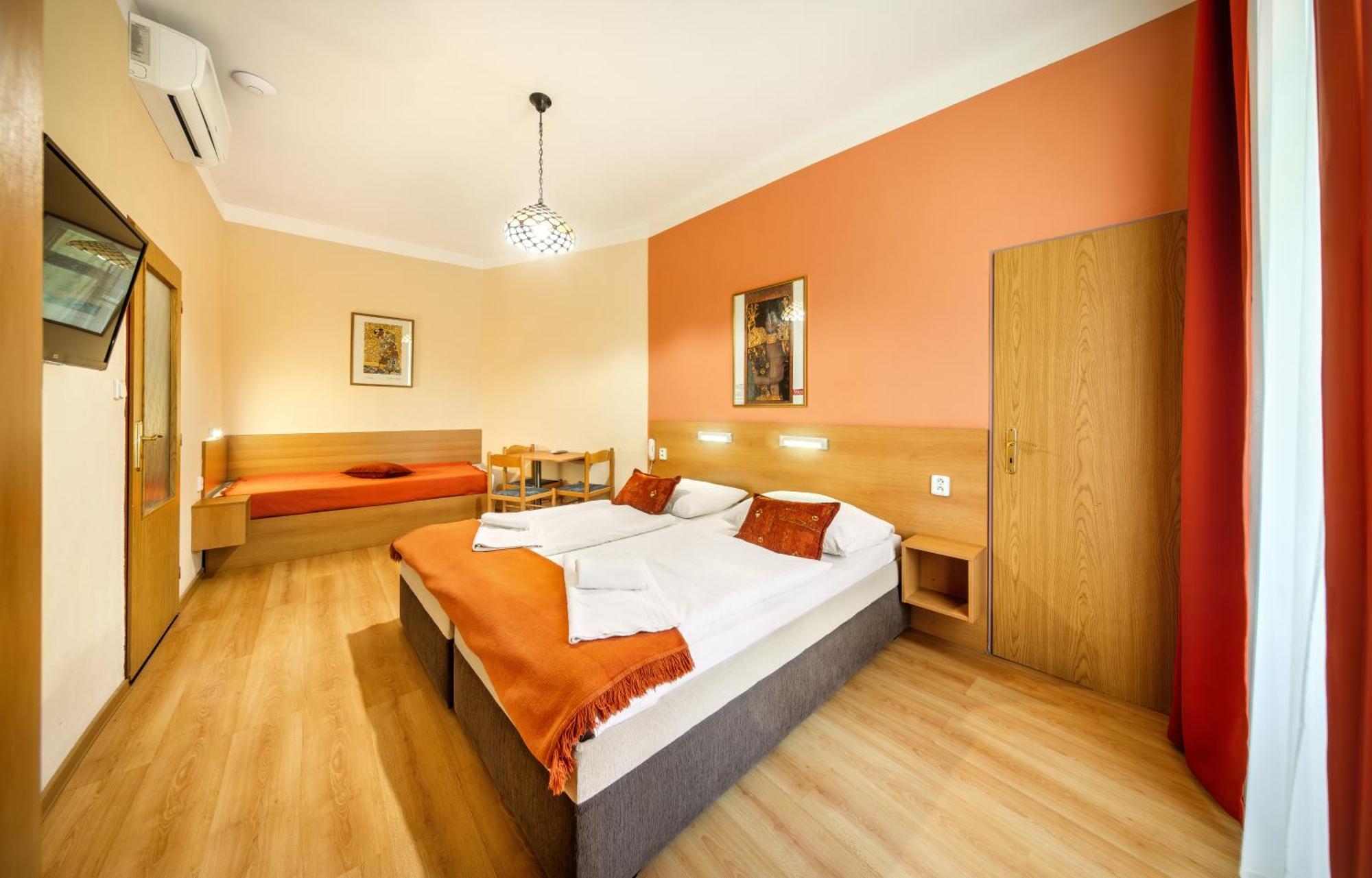 Golden Garni Prag