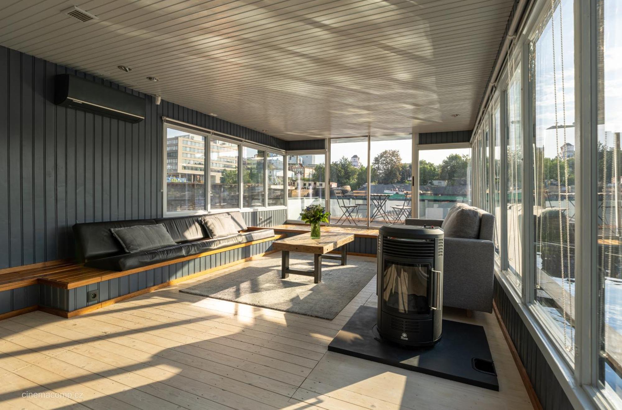 Tekne Houseboat - Place In Prag