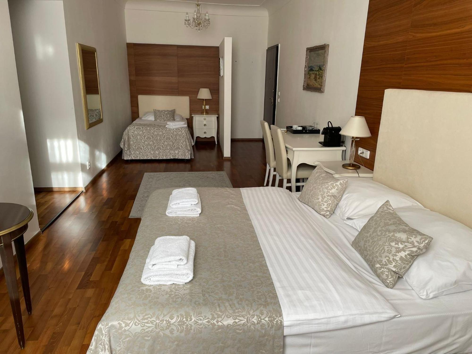 Little King U Malvaze Hotel