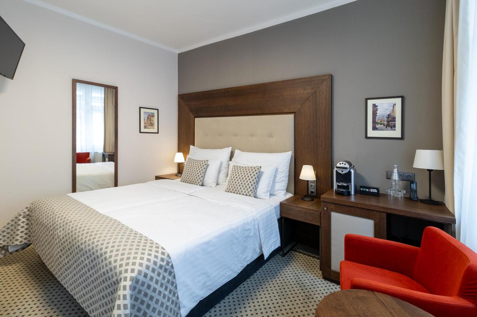 Otel Ikona 3*