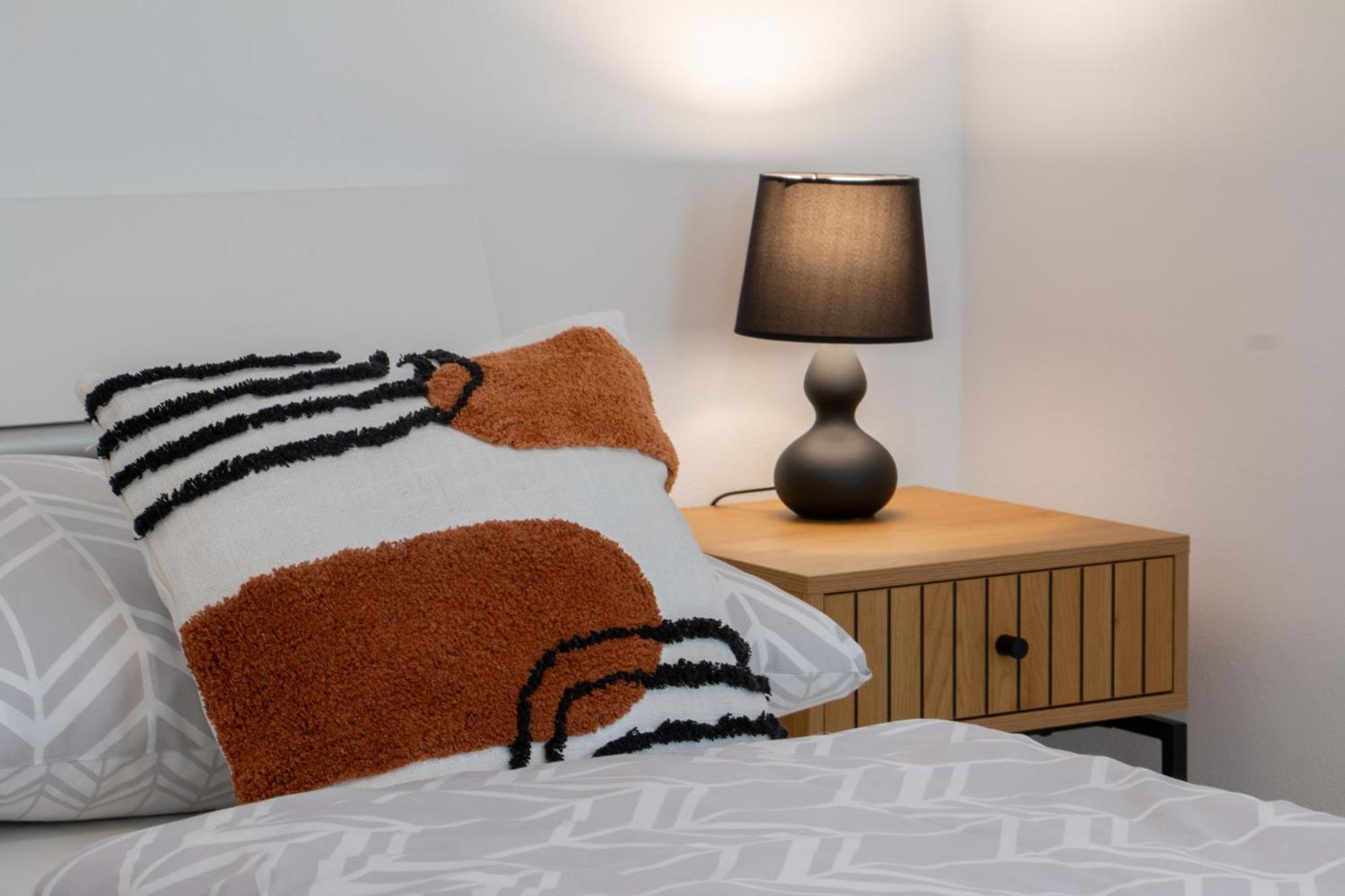Washingtonova Cr Apartment *