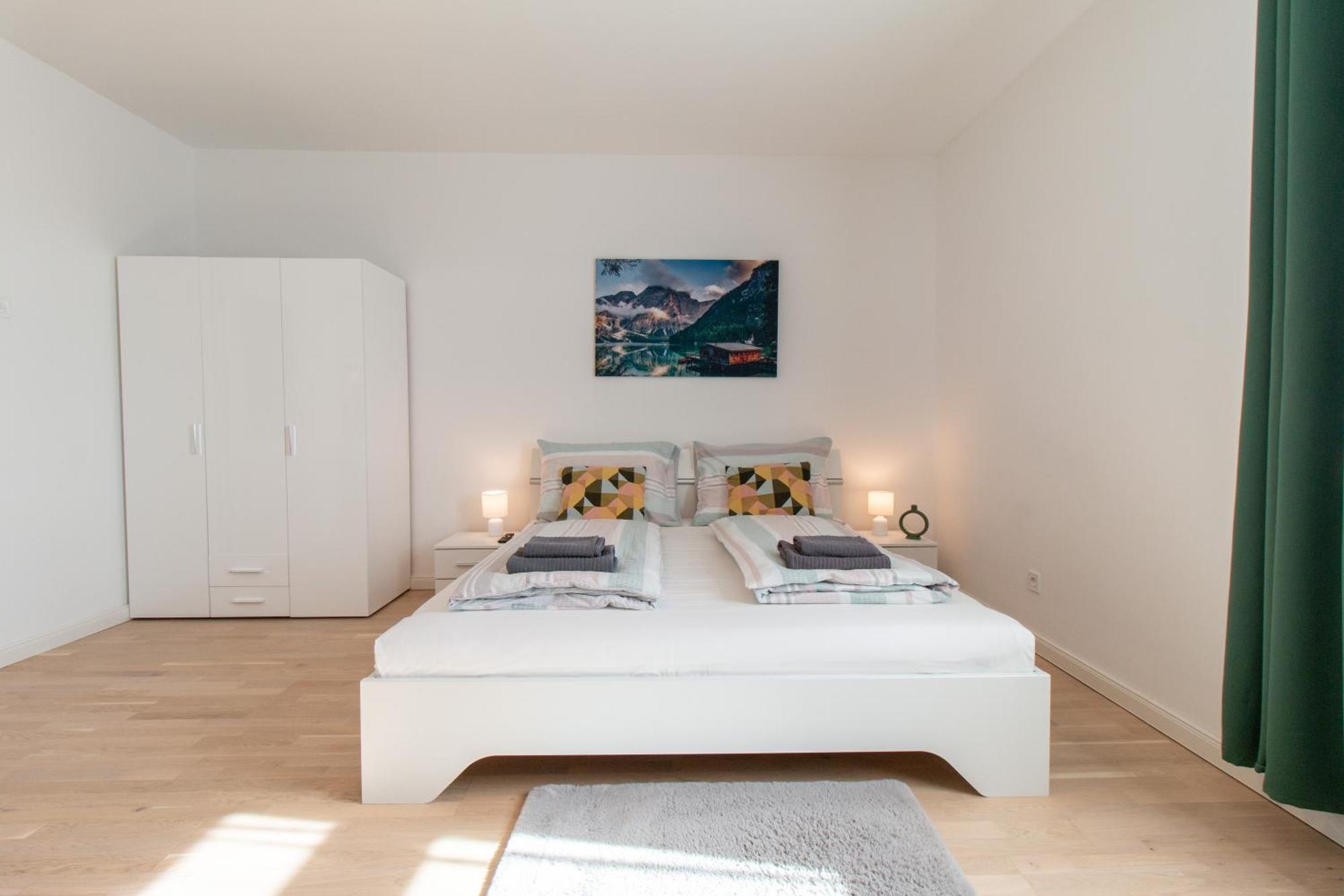 Washingtonova Cr Apartment