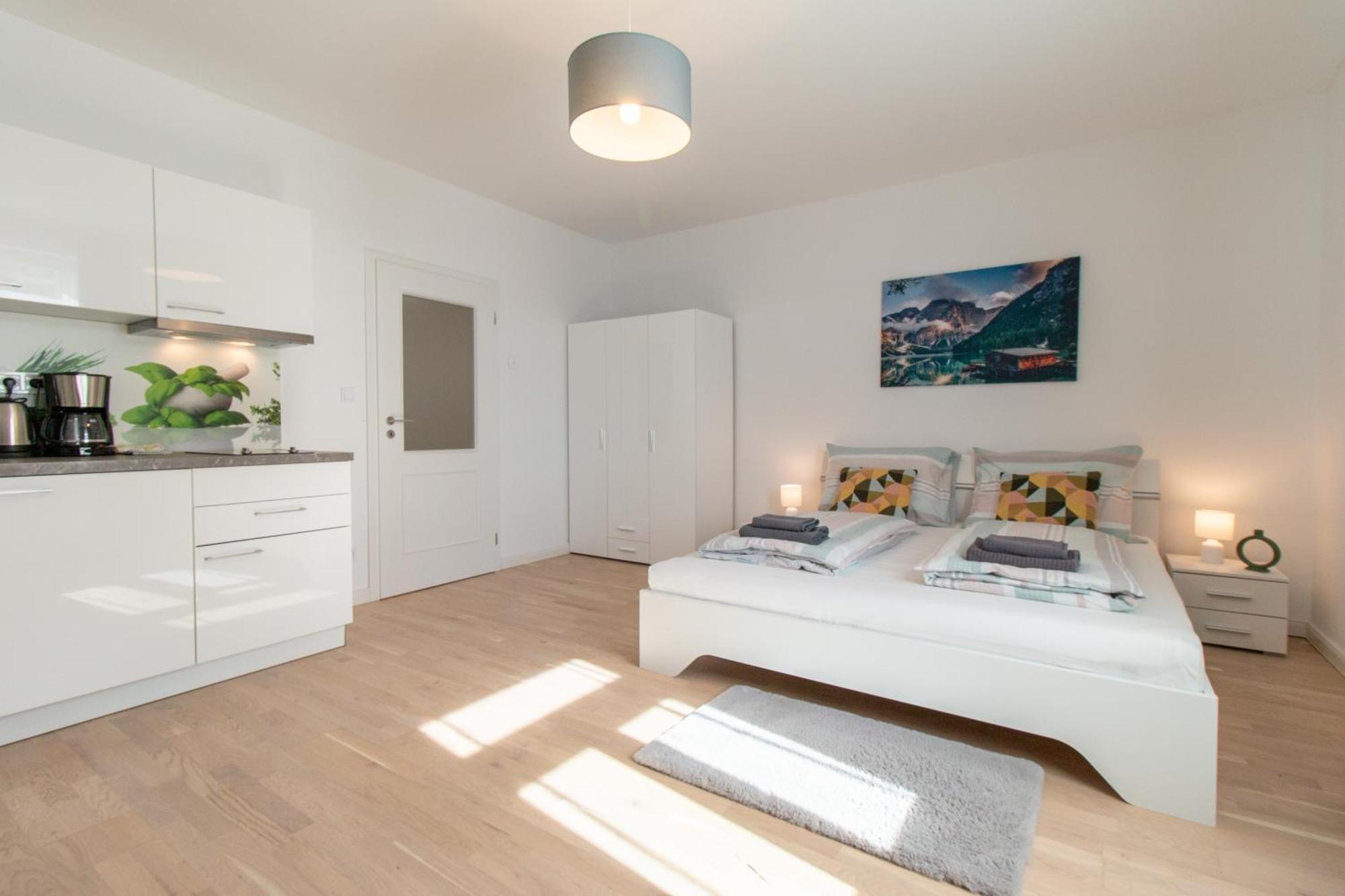 Washingtonova Cr Apartment *