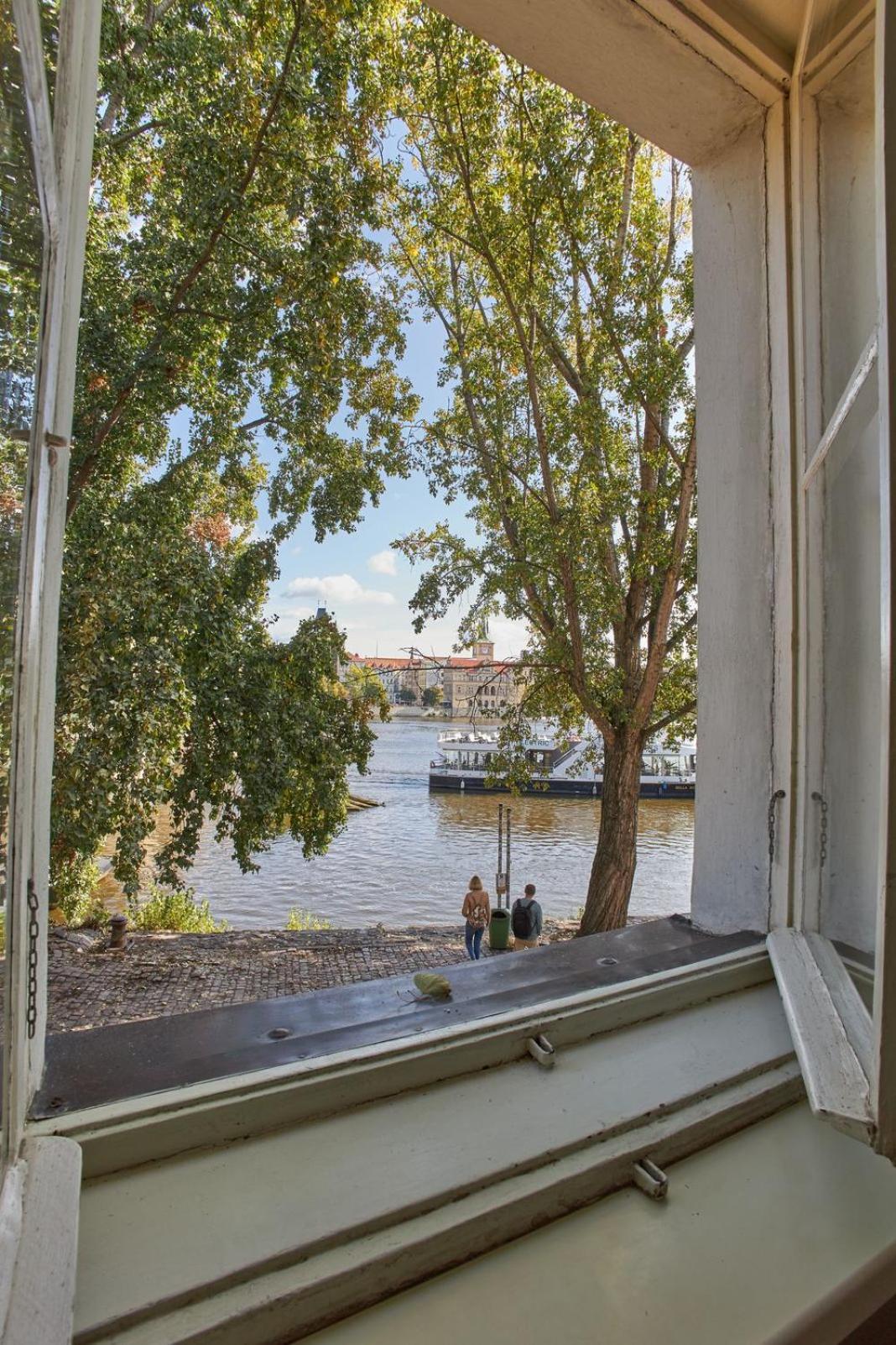 River View By Charles bridge Daire *