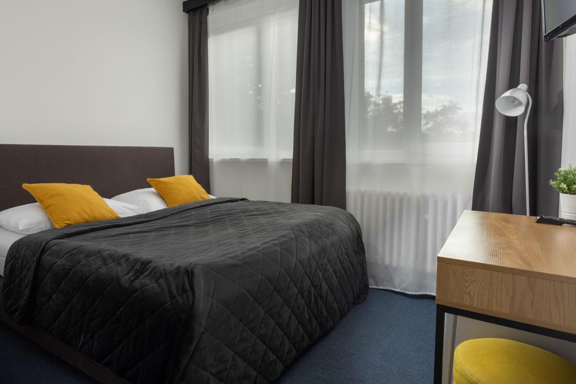 Amity Hotel