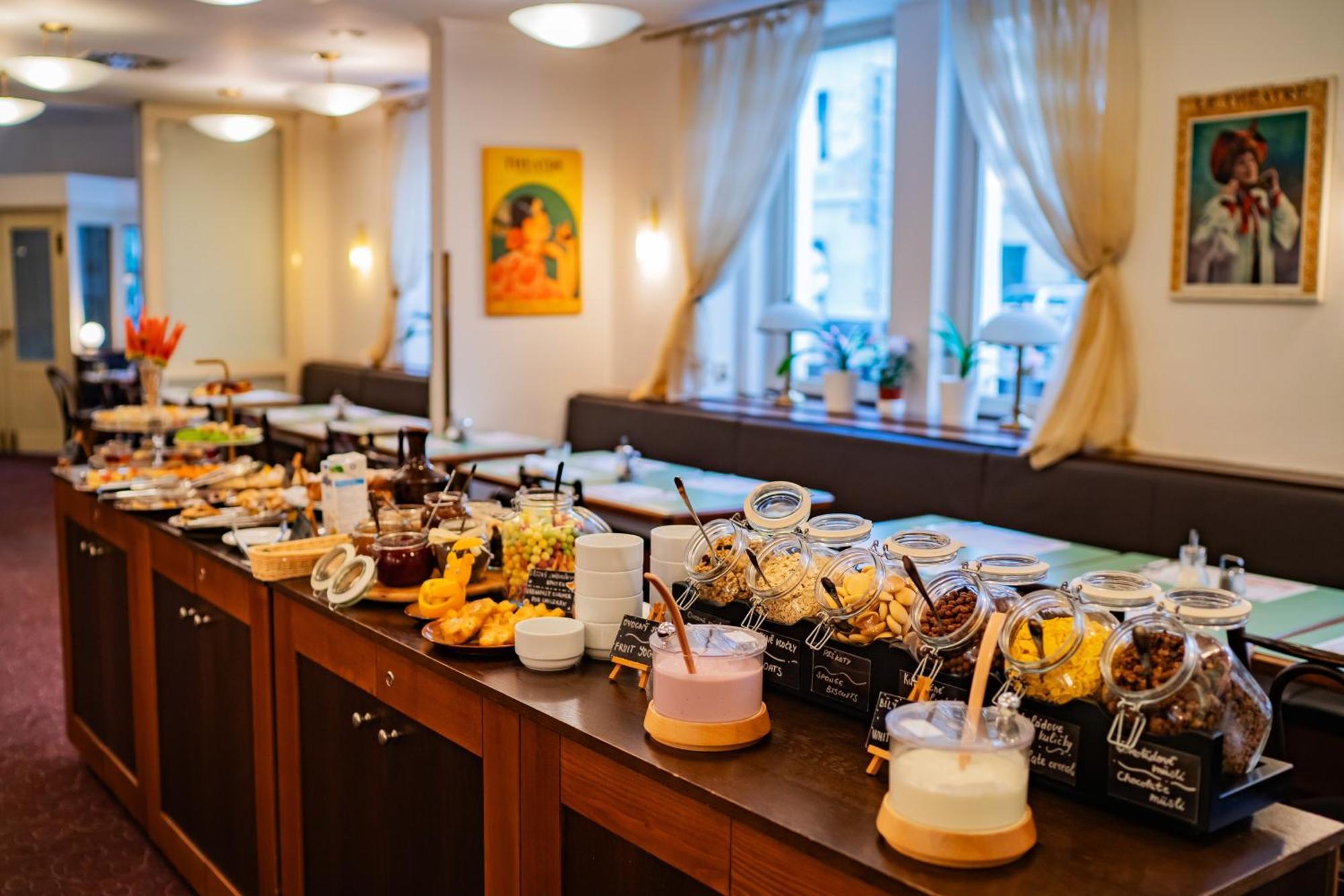U Divadla - Czech Leading Otel Prag
