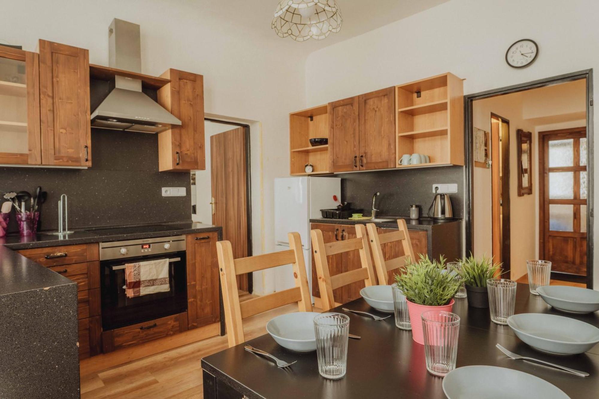 Apartment Central 3bd Old Town Square & Astronomical Clock 100 Metres Prague