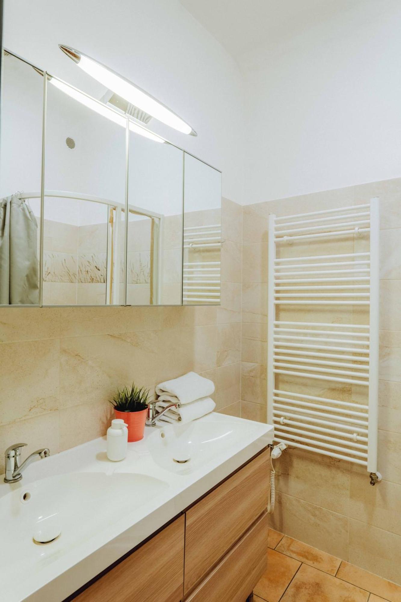 Apartment Central 3bd Old Town Square & Astronomical Clock 100 Metres Prague