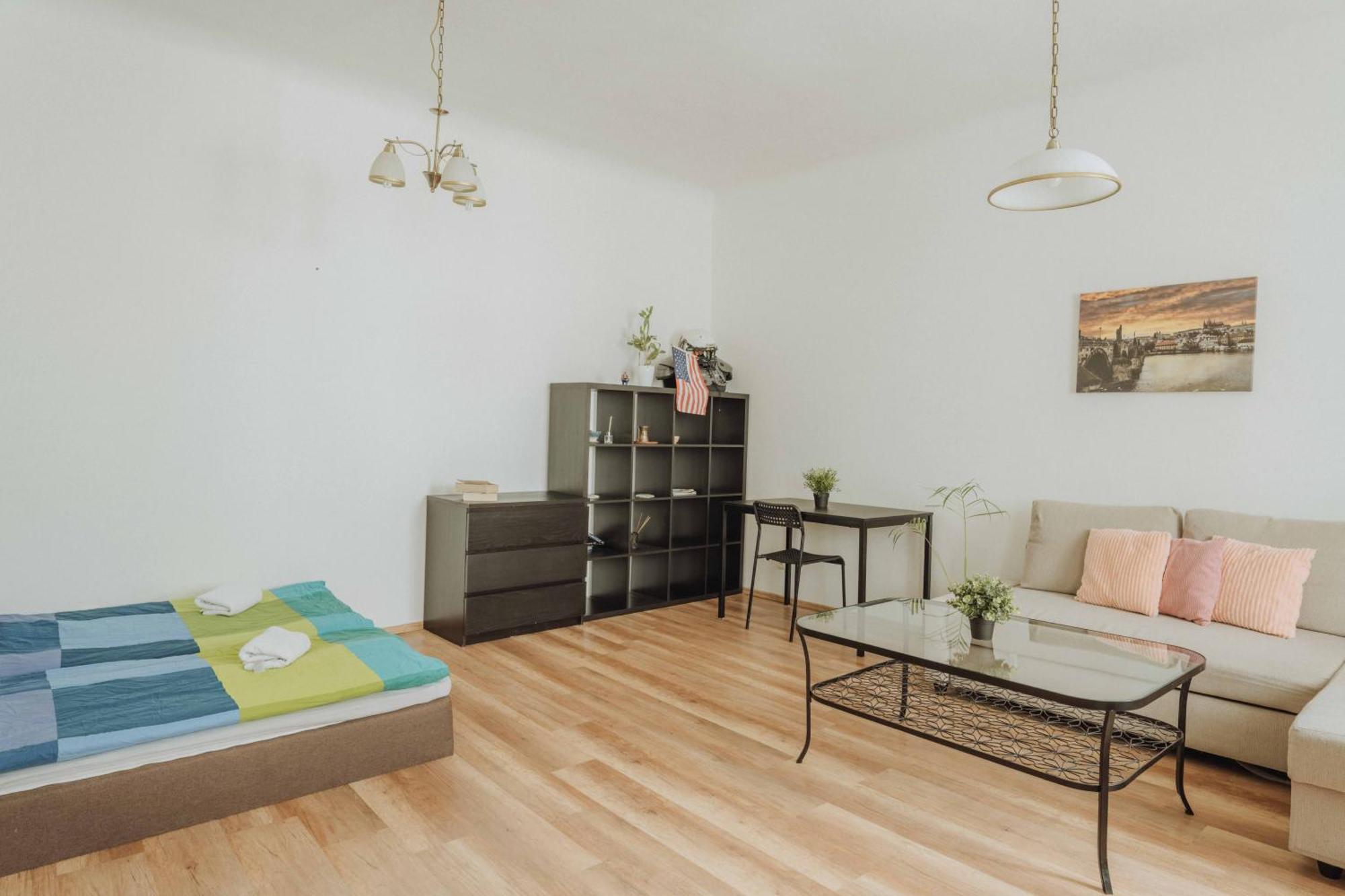 Central 3bd Old Town Square & Astronomical Clock 100 Metres Prague