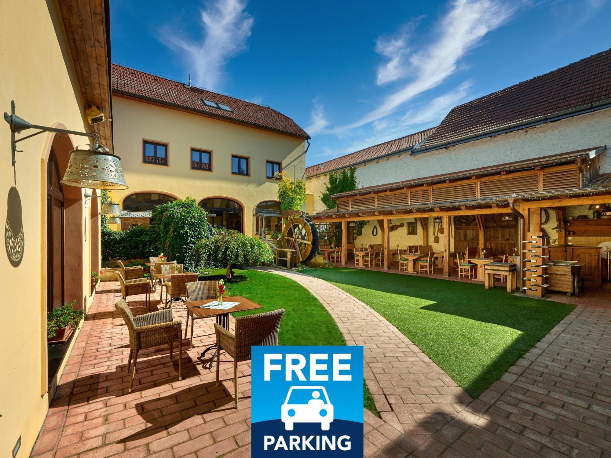 Selsky Dvur - Bohemian Village Courtyard Otel 4*
