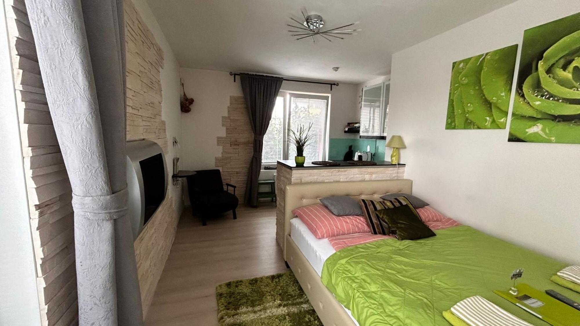 Apartment Bastien Near Airport Prague
