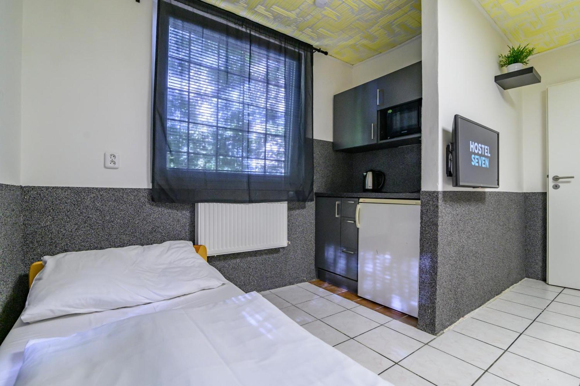 Seven Hostel