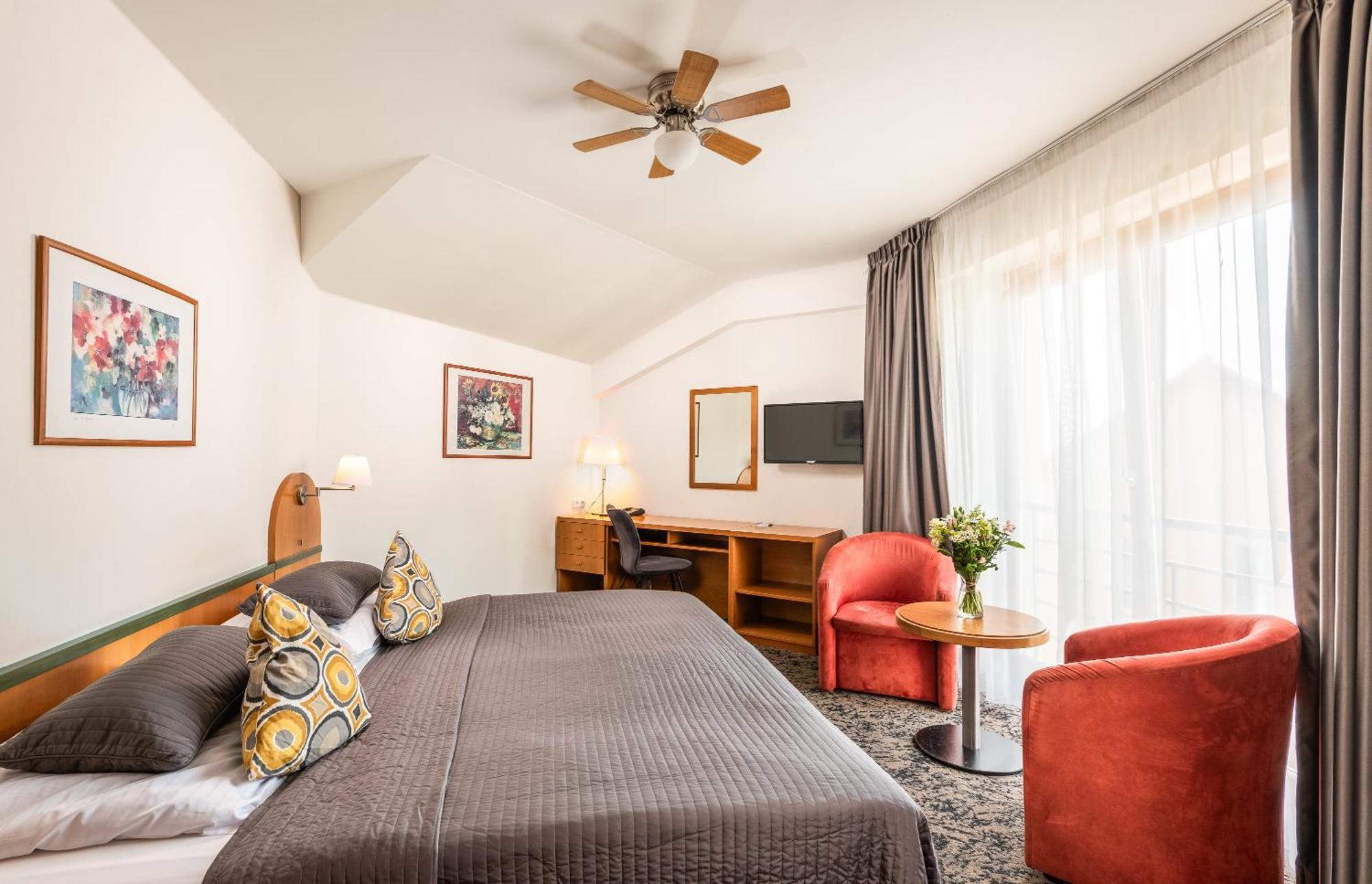 Troja Hotel 4*