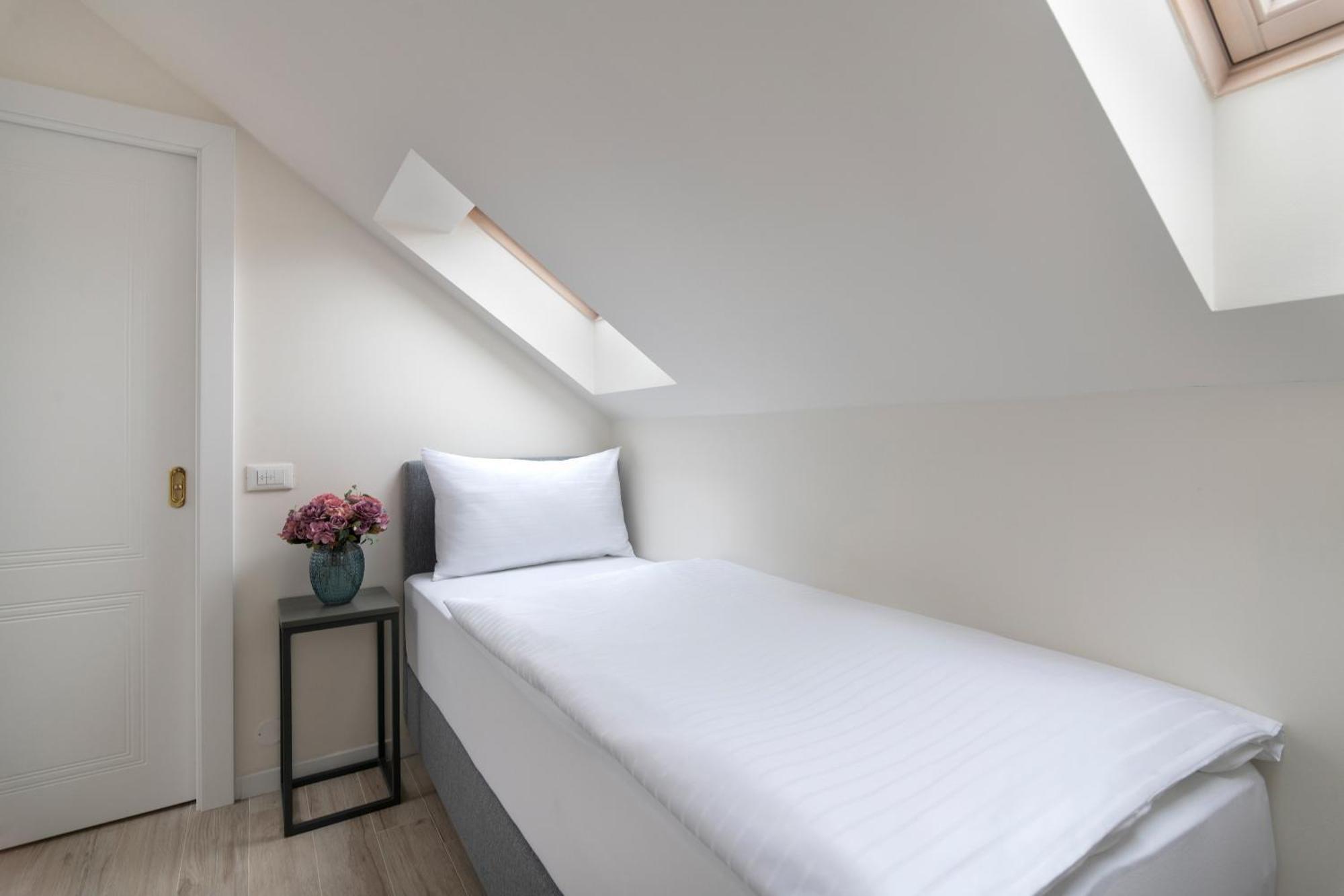 Kinsky Garden And By Dwellfort Aparthotel Prague