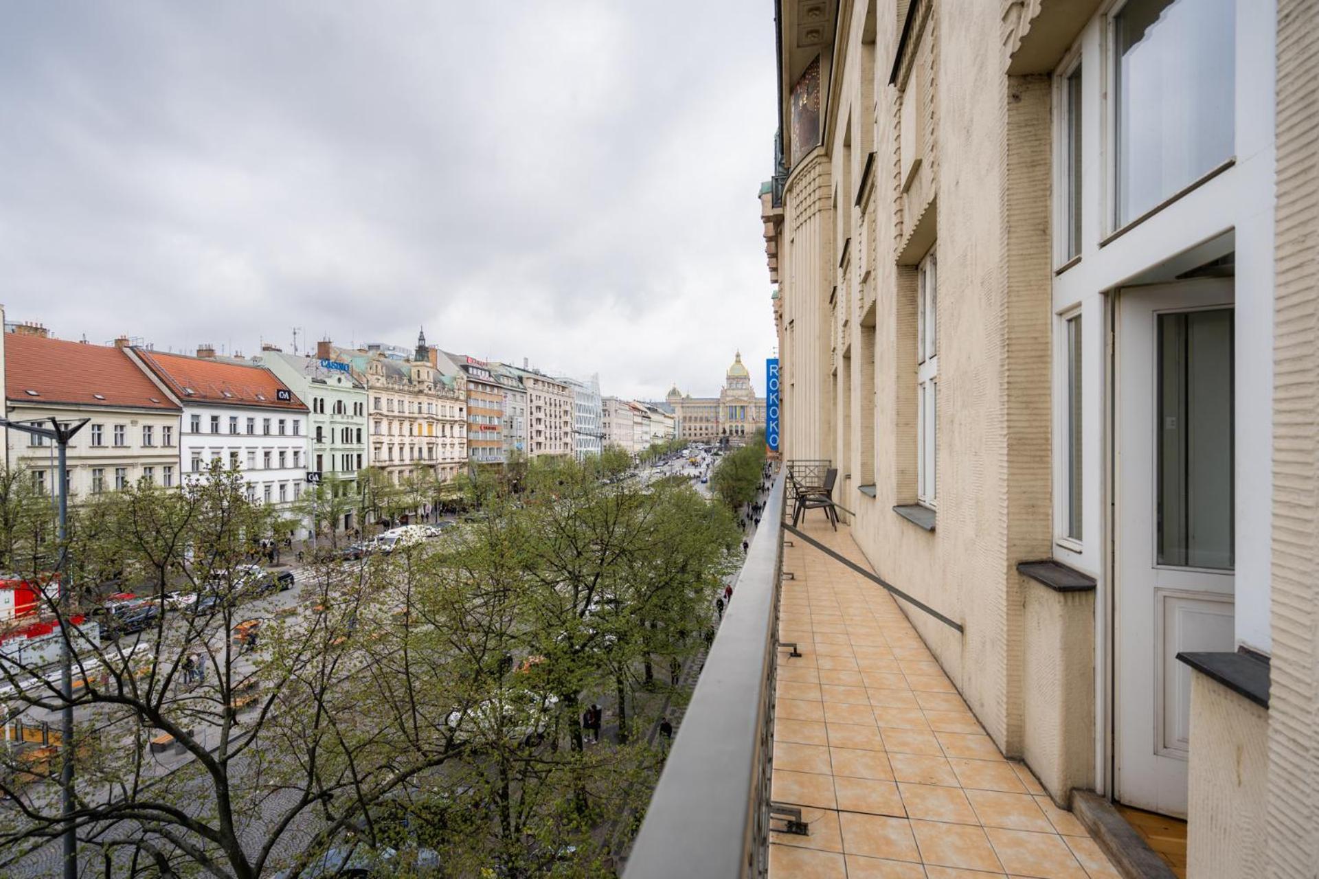 Ea Melantrich Otel