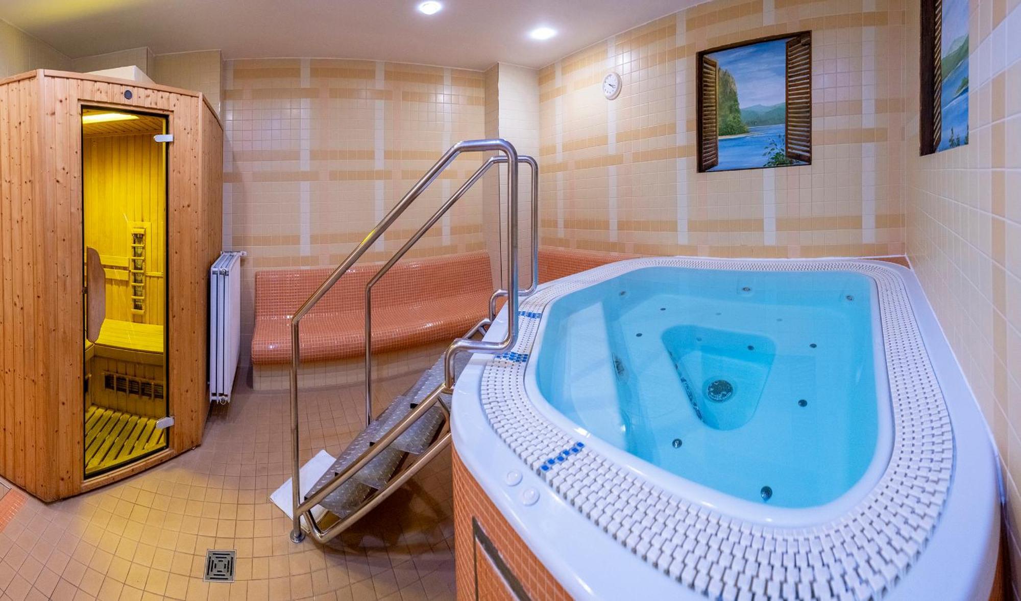 Amarilis Hotel 4*