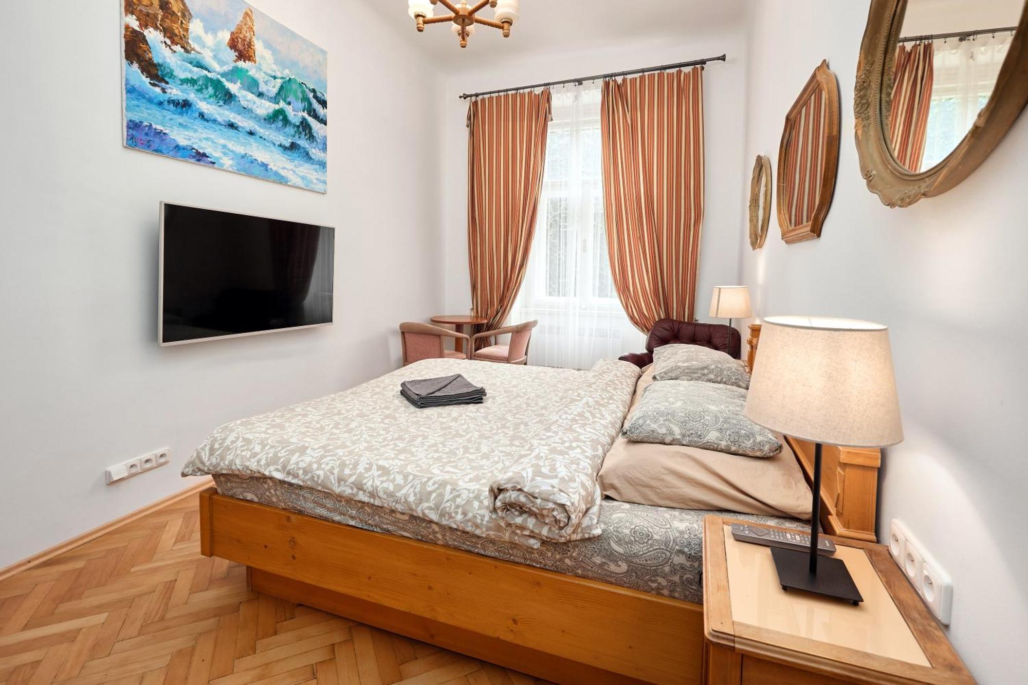 & Parking Assistance Praga