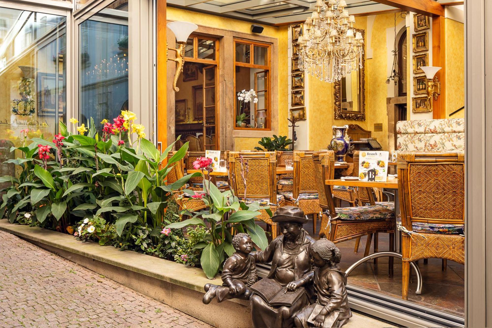 Hotel Iron Gate & By Bhg
