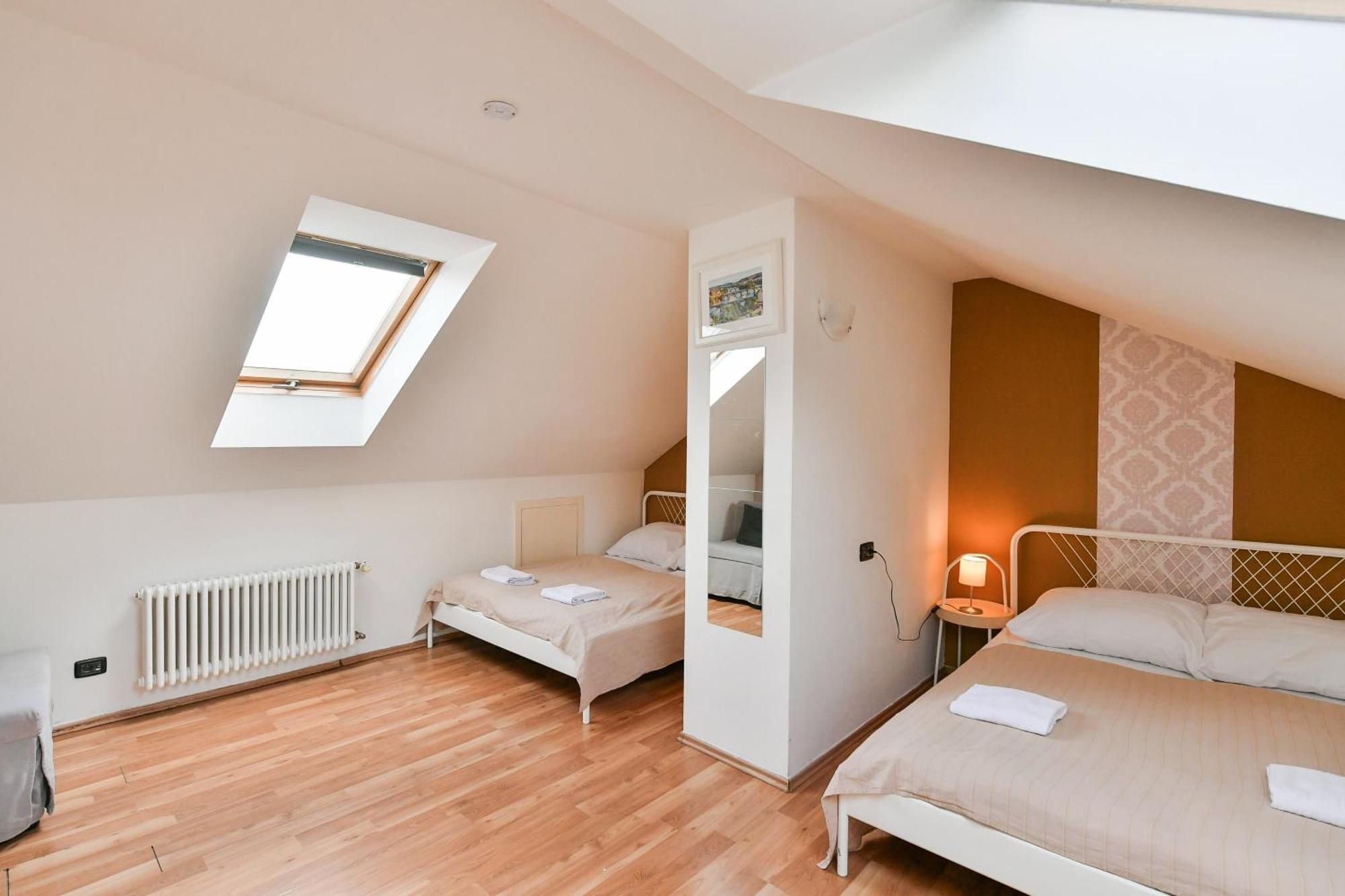 Central 3Bdr Penthouse With Terrace&Ac * Praga