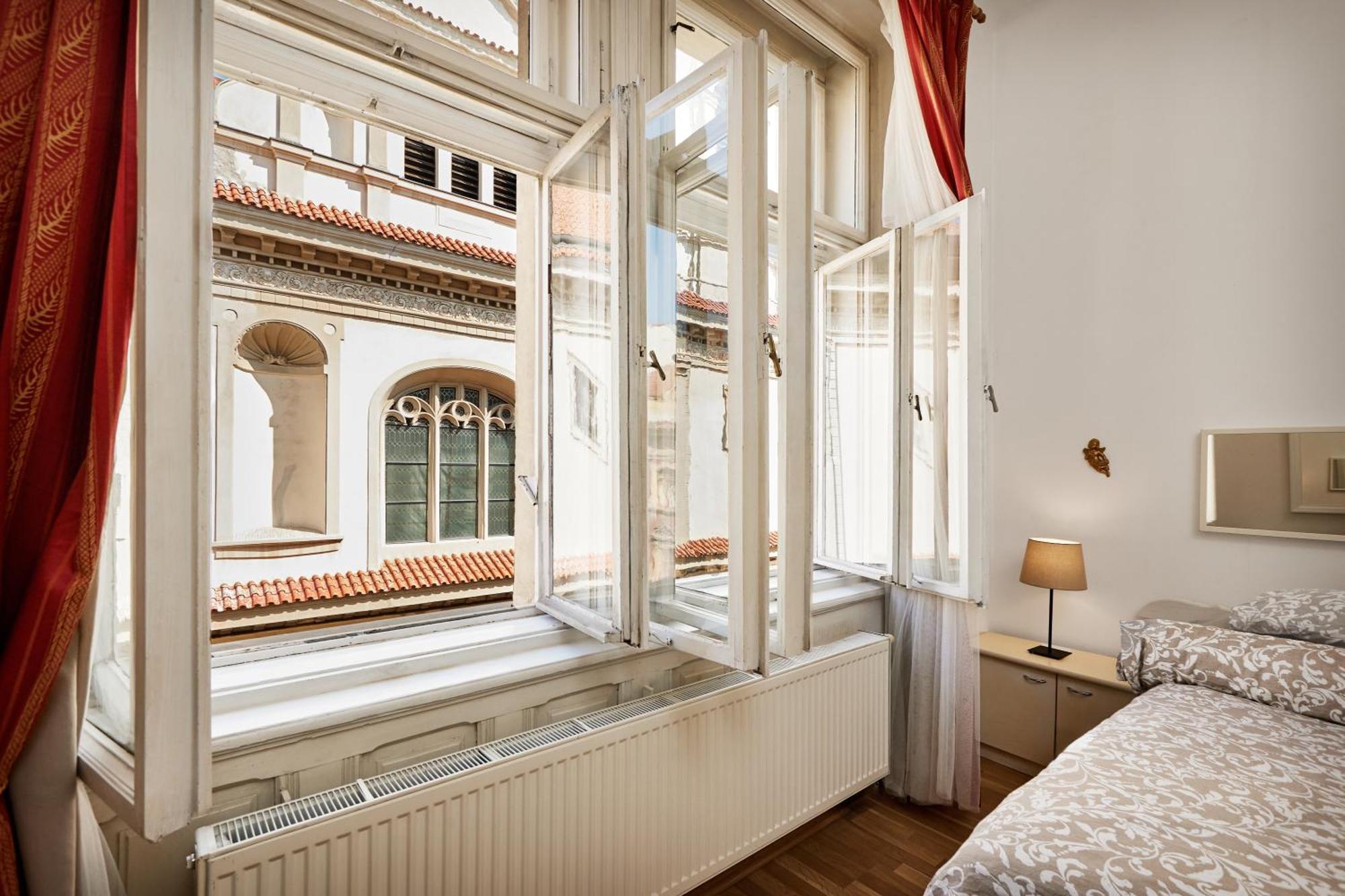Old Town & Parking Assistance Homestay *