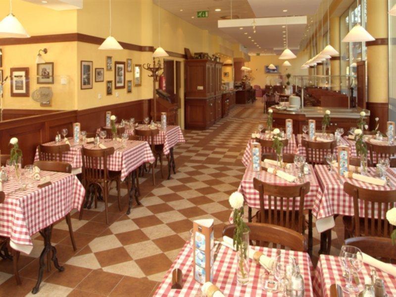 Ibis Mala Strana Hotel 3*