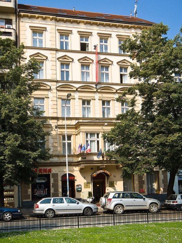 Tyl Hotel