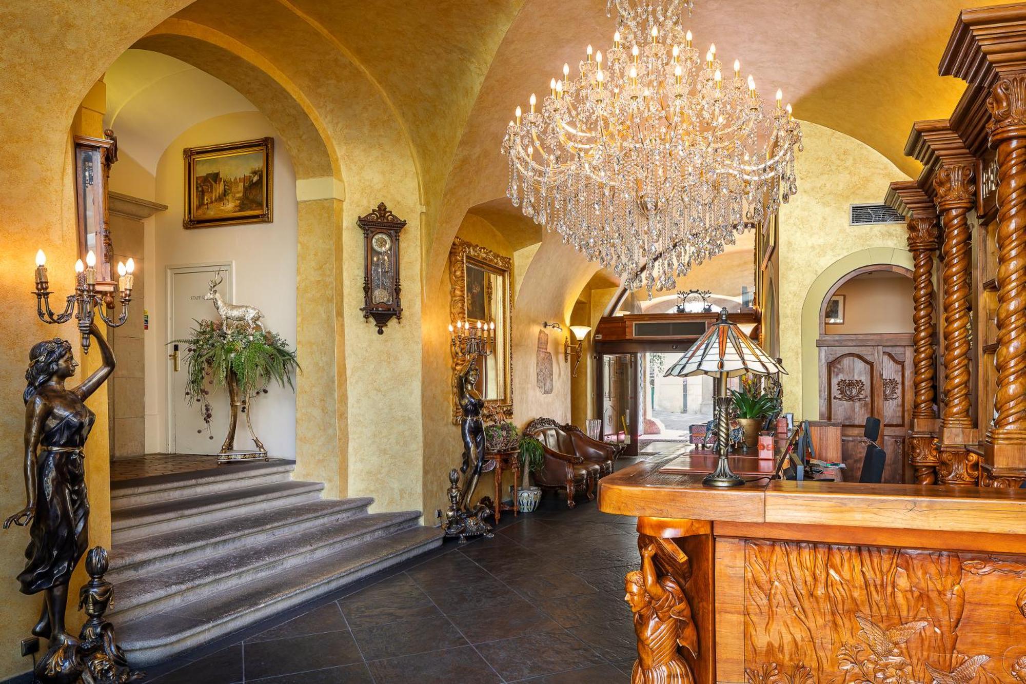 Hotel Iron Gate & By Bhg 5*